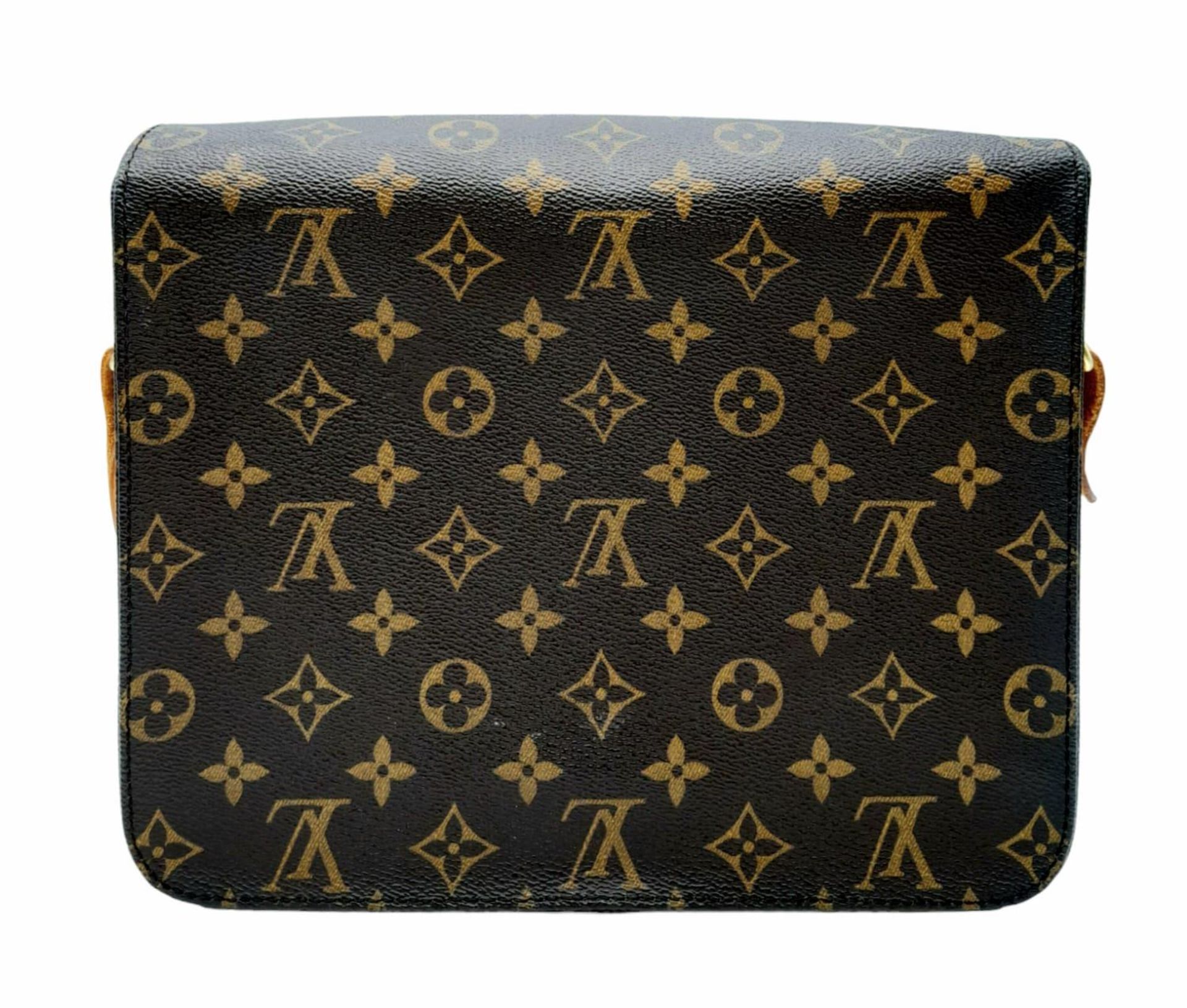 A Vintage Louis Vuitton Cartouchiere Shoulder Bag. LV monogram canvas exterior with cow-hide leather - Image 4 of 9