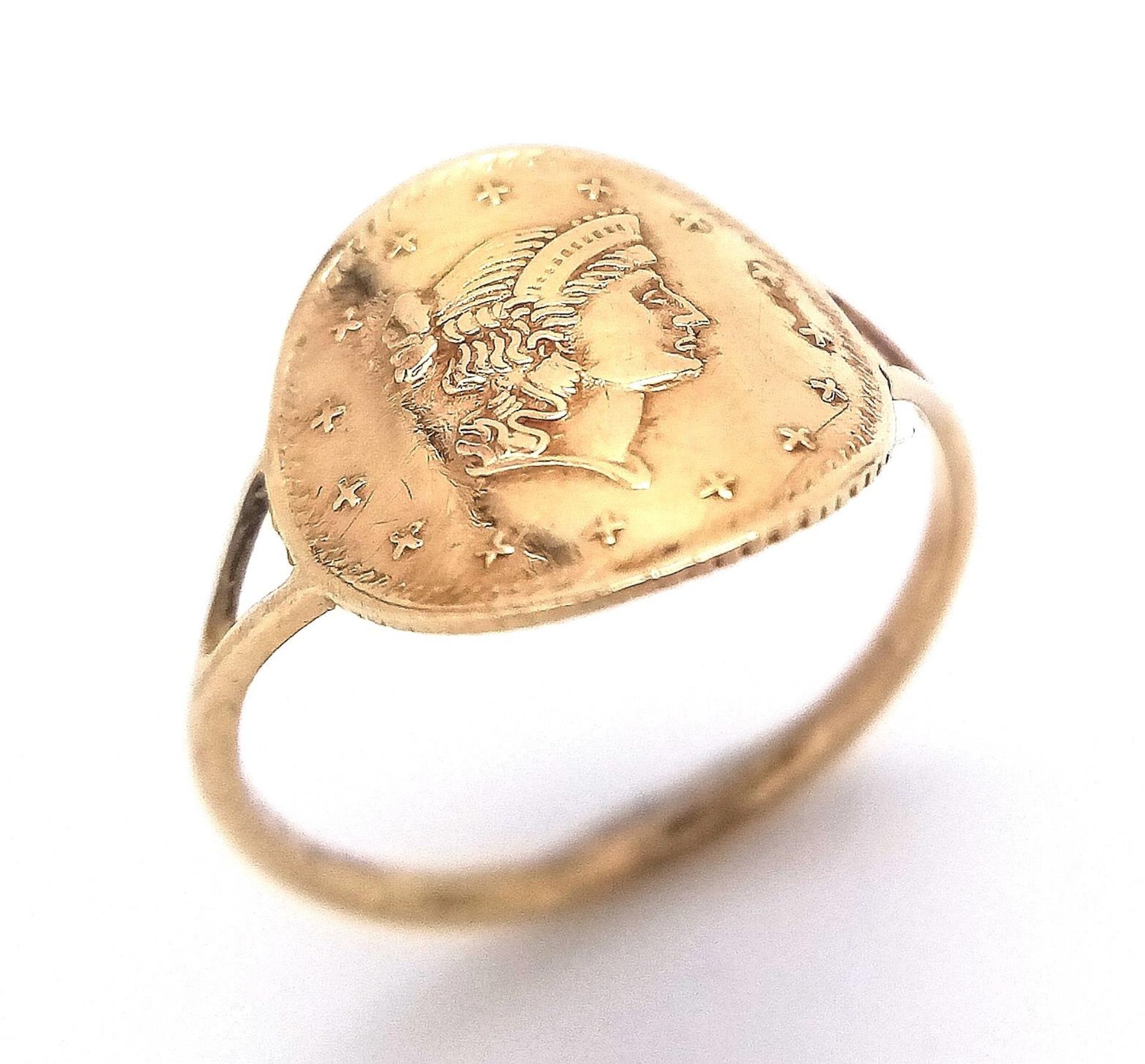 9K YELLOW GOLD COIN RING, WEIGHT 1.2G SIZE K - Image 3 of 5