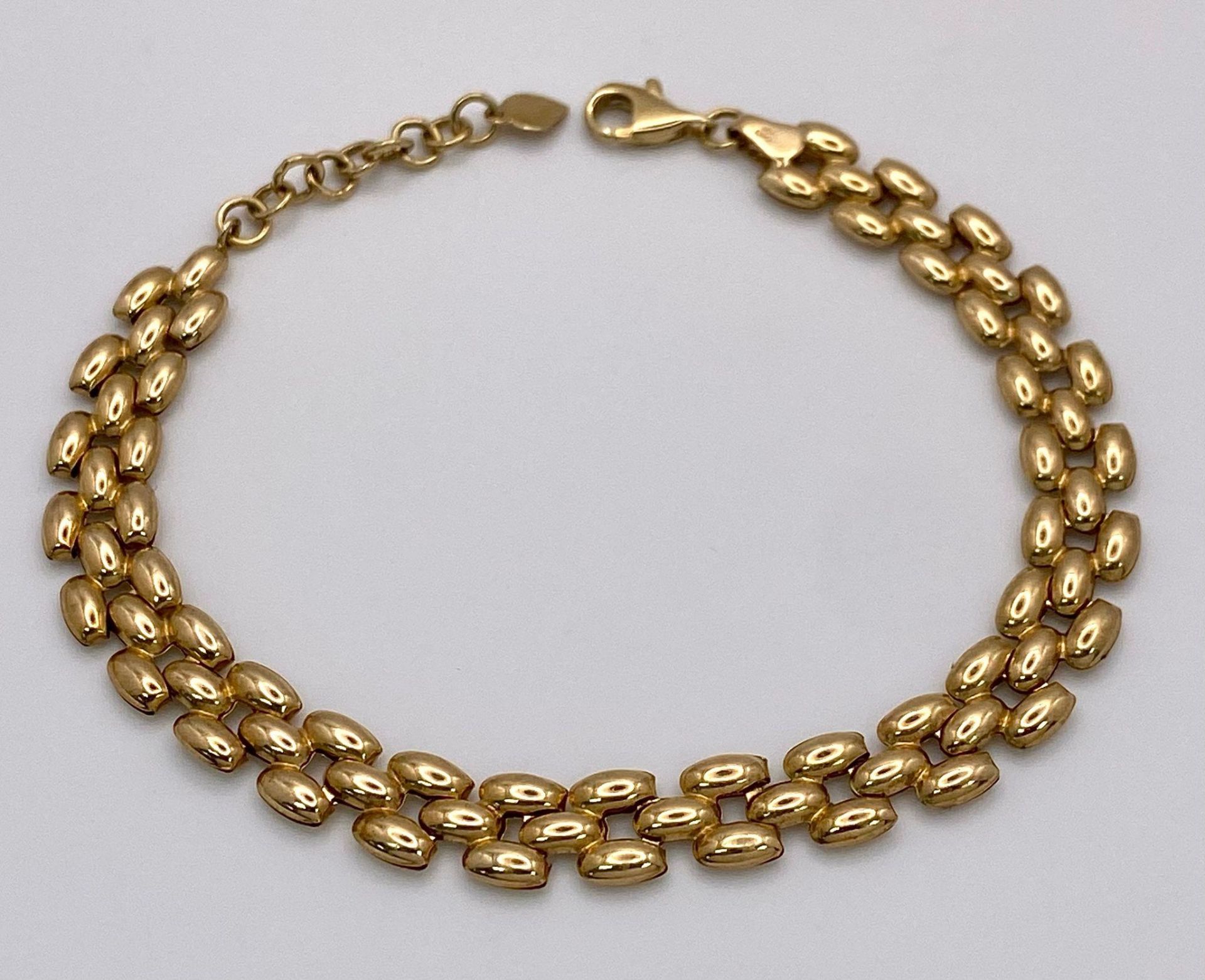 A 9K Yellow Gold Three-Row Link Bracelet. 18cm. 4.5g weight - Image 2 of 4
