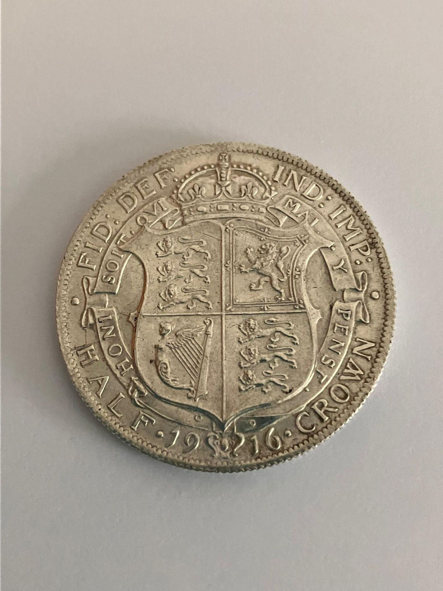 1916 SILVER HALF CROWN in Extra fine condition. Please see pictures.