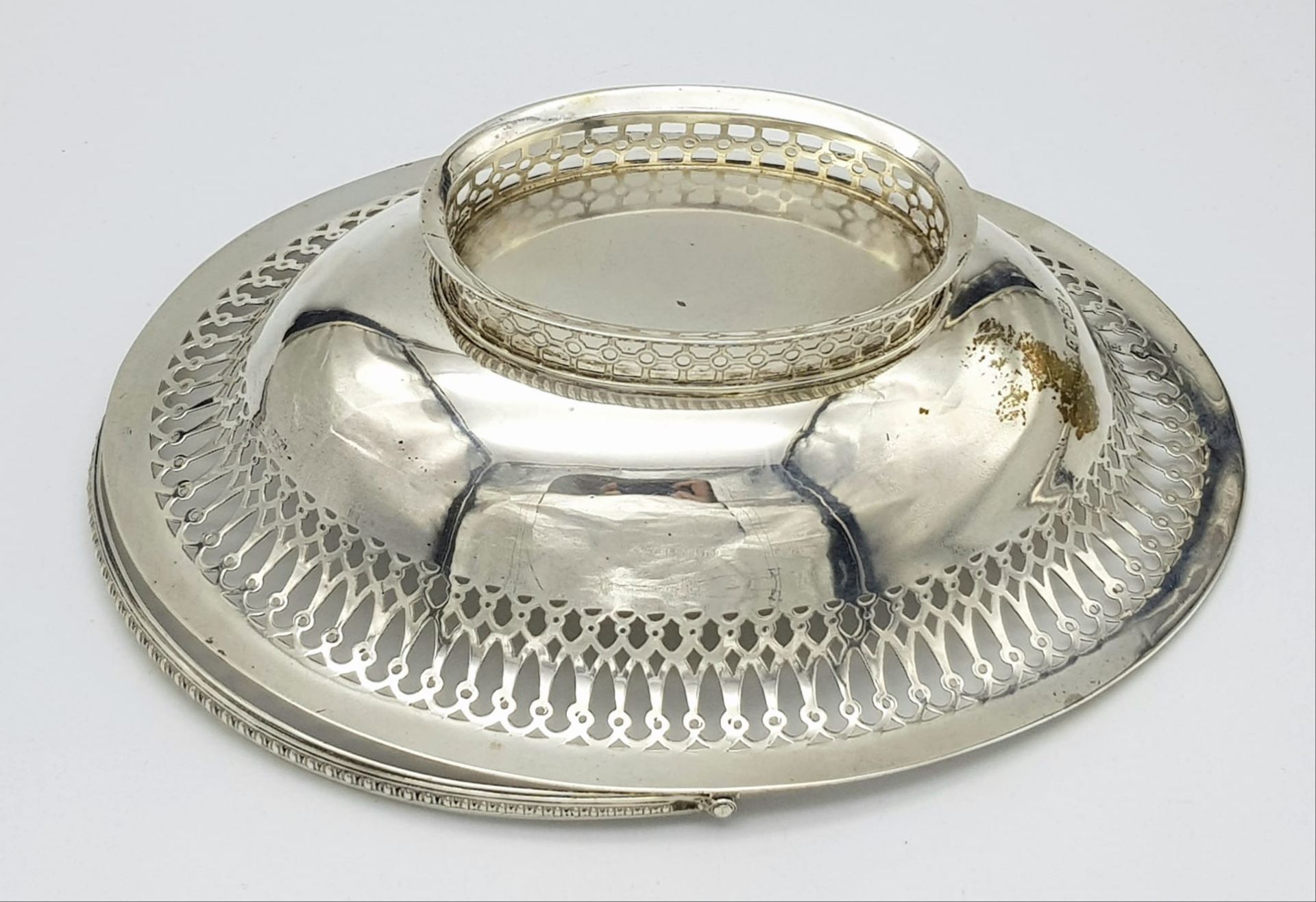 An Antique Sterling Silver Oval Swing Handled Cake/Bread Basket. Pierced geometric and beaded - Image 9 of 9