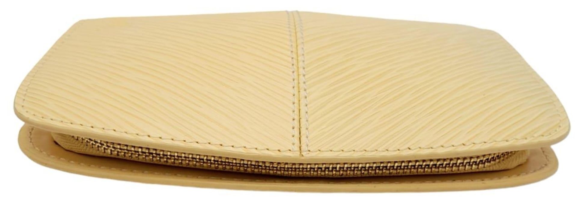 A Louis Vuitton Vanilla Wallet. Epi leather exterior gold-toned hardware and zipped top closure. - Image 4 of 9