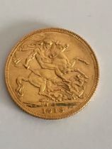 1913 GOLD SOVEREIGN. Extra fine /Brilliant condition. Please see photos.