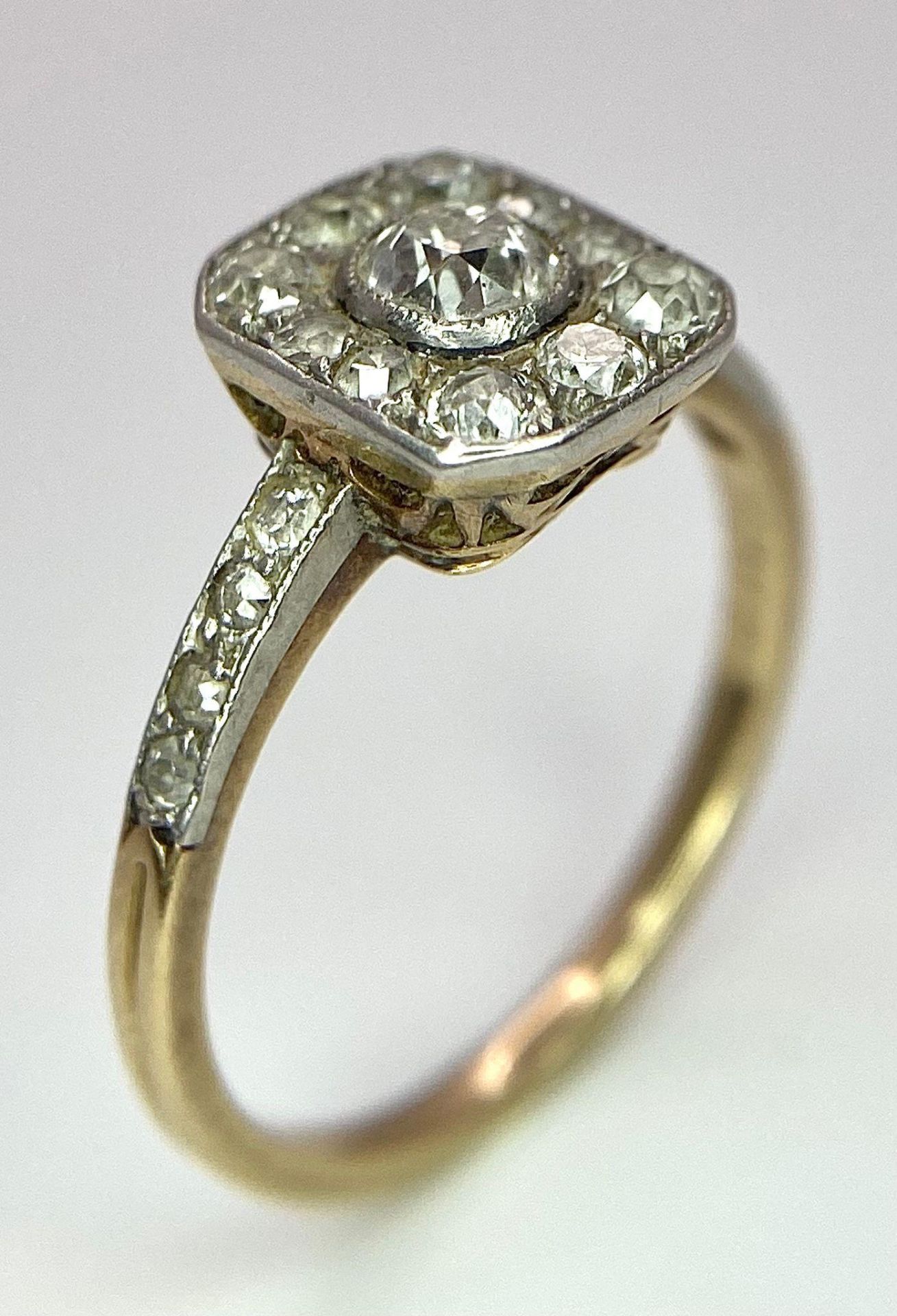 A 9 K yellow gold ring with an ART DECO style diamond cluster and more diamonds on the shoulders, - Image 4 of 8
