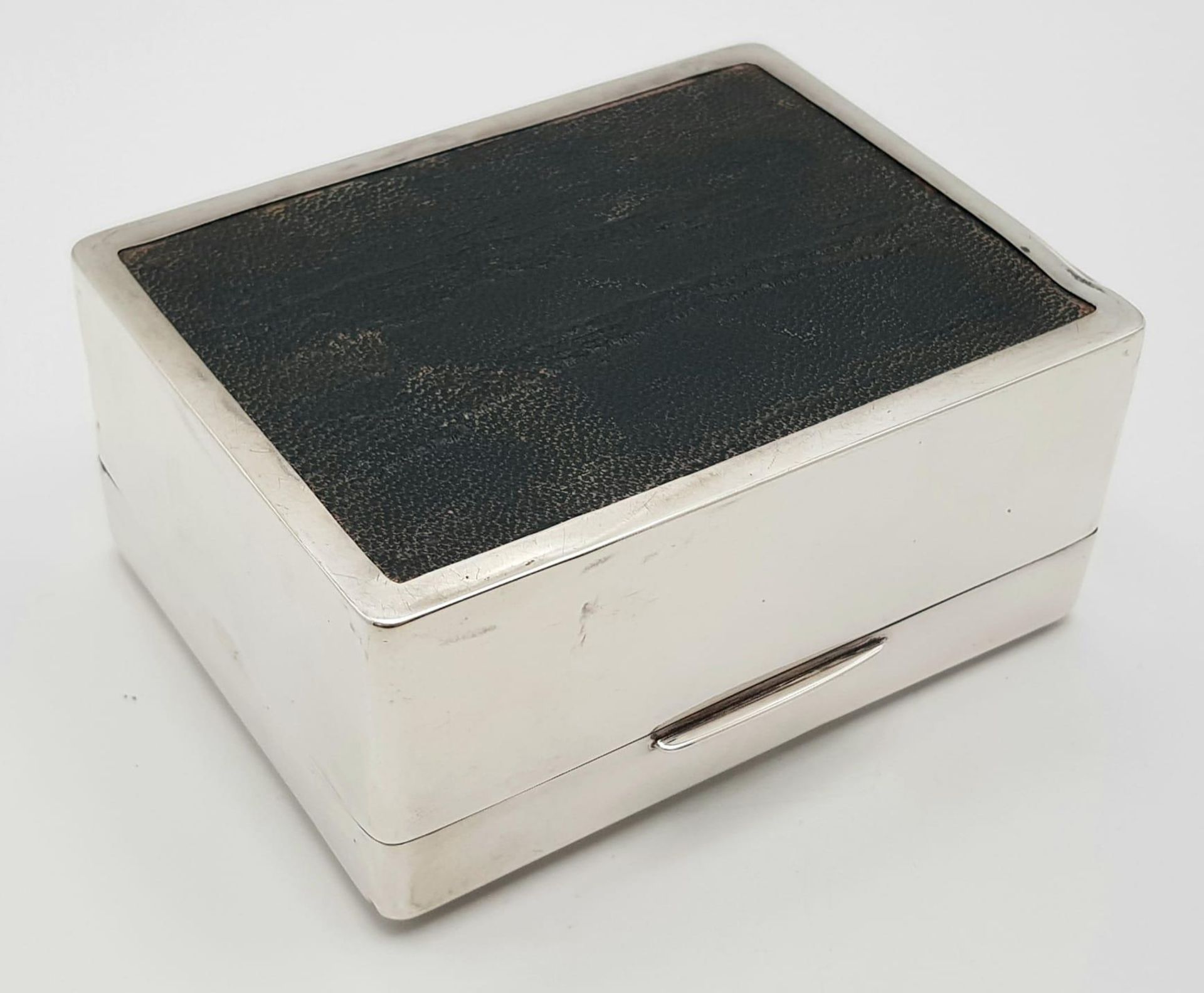 A vintage sterling silver cigarette box with wooden line. Total weight 351.85G. Dimension: L15.5cm X - Image 6 of 9