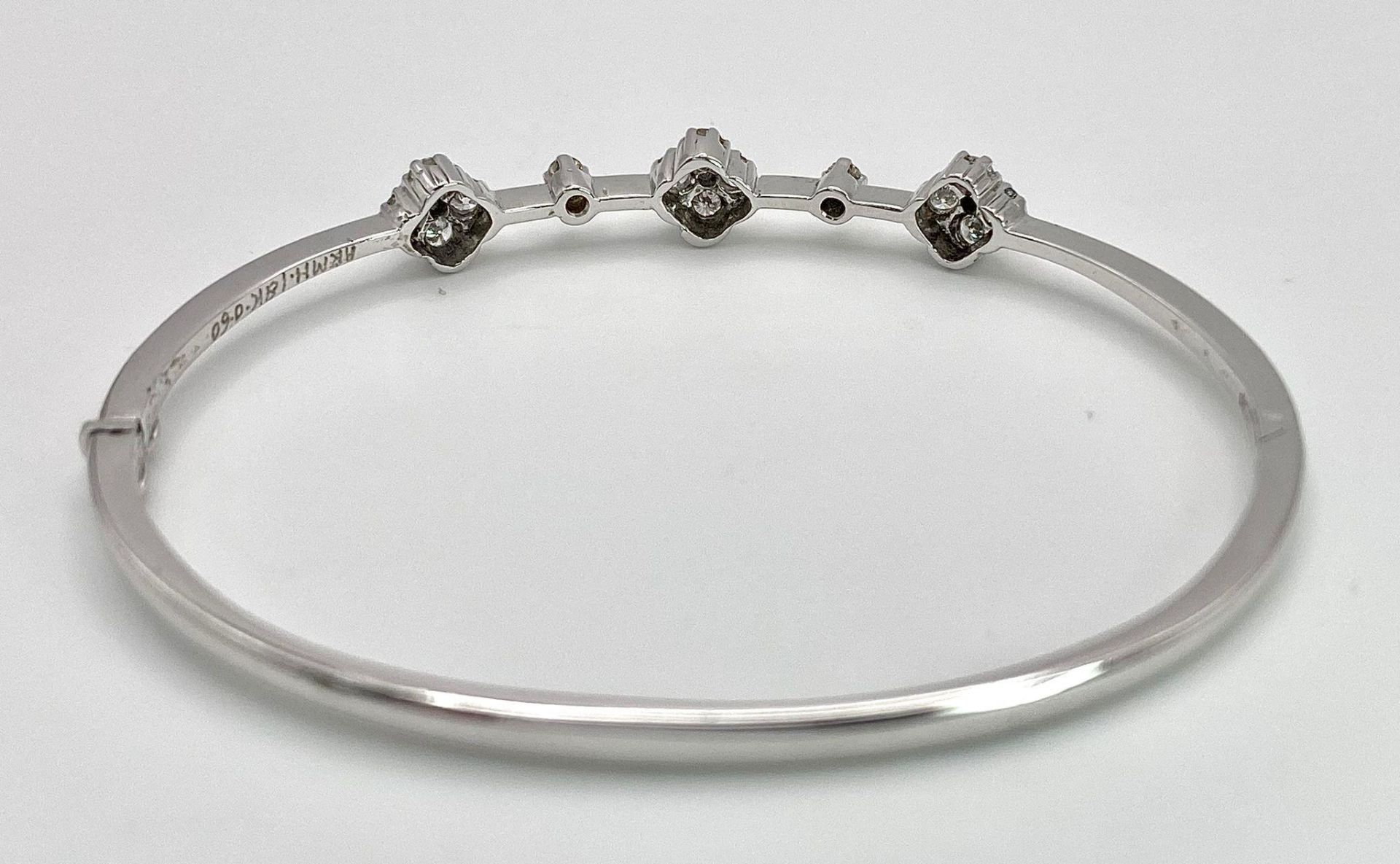 A VERY PRETTY AND ATTRACTIVE 18K WHITE GOLD DIAMOND SET BANGLE, APPROX 0.30CT, WEIGHT 8.5G AND - Image 3 of 4