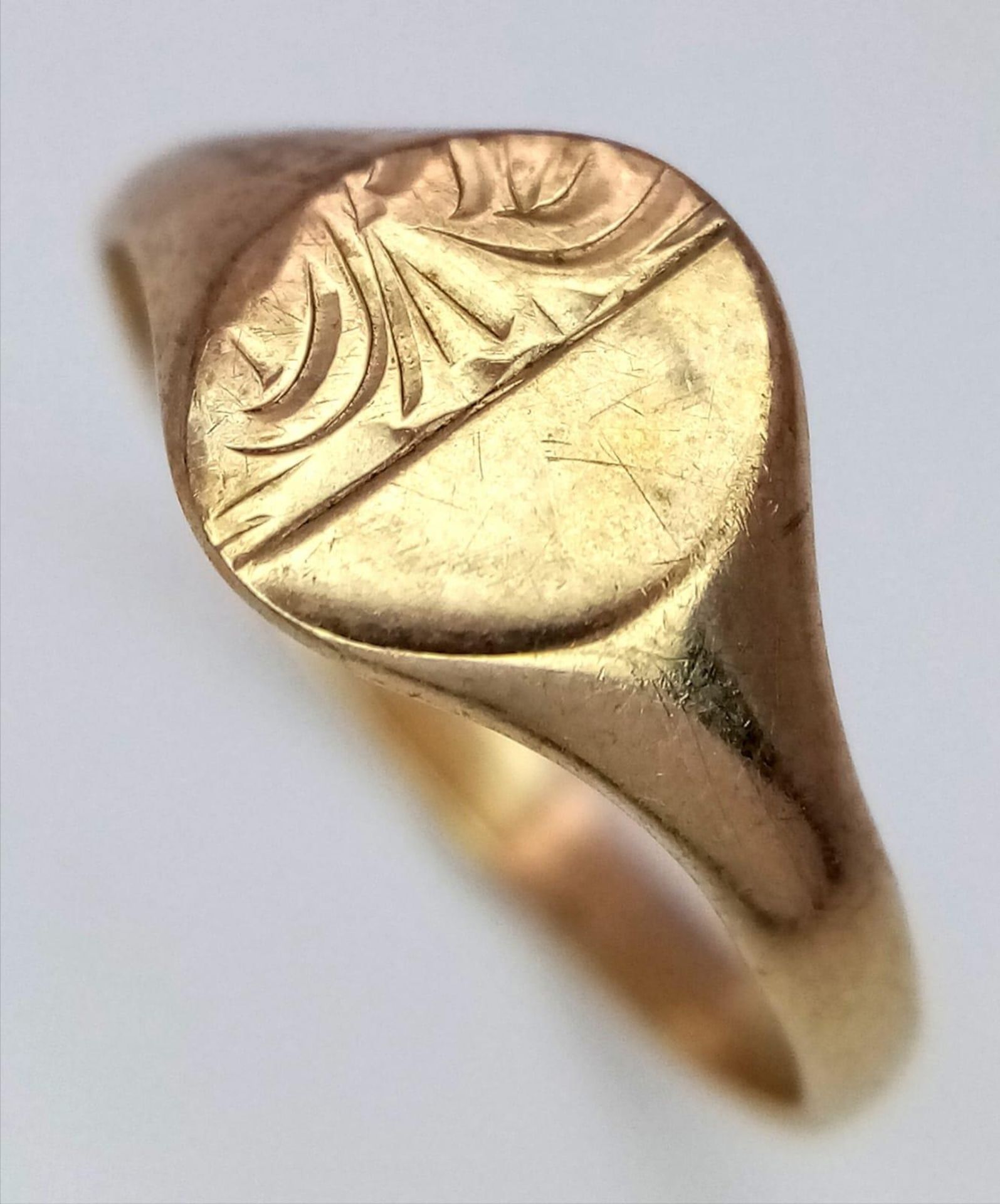 A Vintage 9K Yellow Gold Small Signet Ring. Size K. 1.3g weight. - Bild 3 aus 5