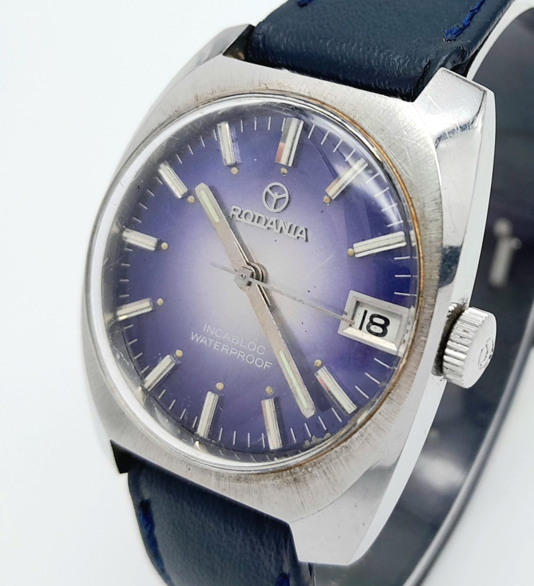 A Vintage Rodania Mechanical Gents Watch. Blue leather strap. Stainless steel case - 32mm. Purple - Image 2 of 8