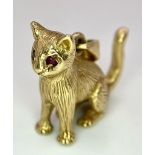 A Beautiful Vintage 9K Gold Pussy Pendant - With Ruby Eyes! 2.5cm. 8.8g weight.