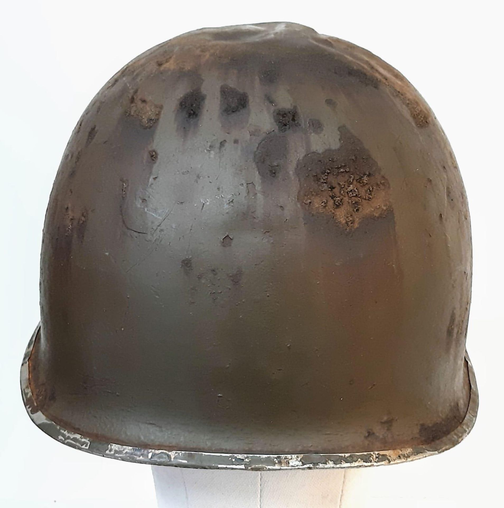 WW2 US M1 Swivel Bale Helmet, with insignia of the 8 th Infantry Division. This helmet has the - Image 3 of 5