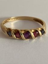 Unusual 9 carat YELLOW GOLD RING . Having 5 x GEMSTONES to include GARNET and TOURMALINE etc, set to