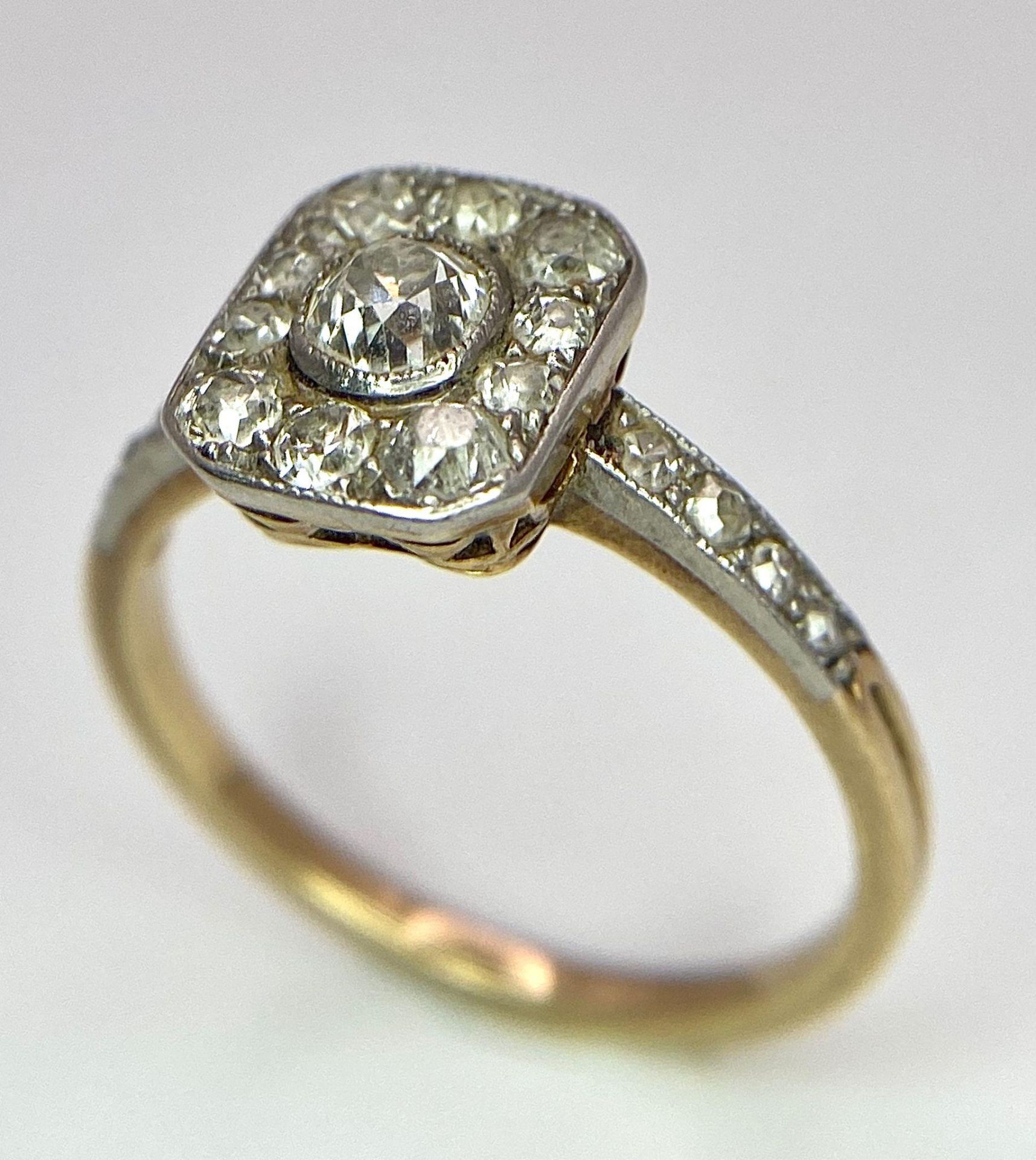 A 9 K yellow gold ring with an ART DECO style diamond cluster and more diamonds on the shoulders, - Image 2 of 8