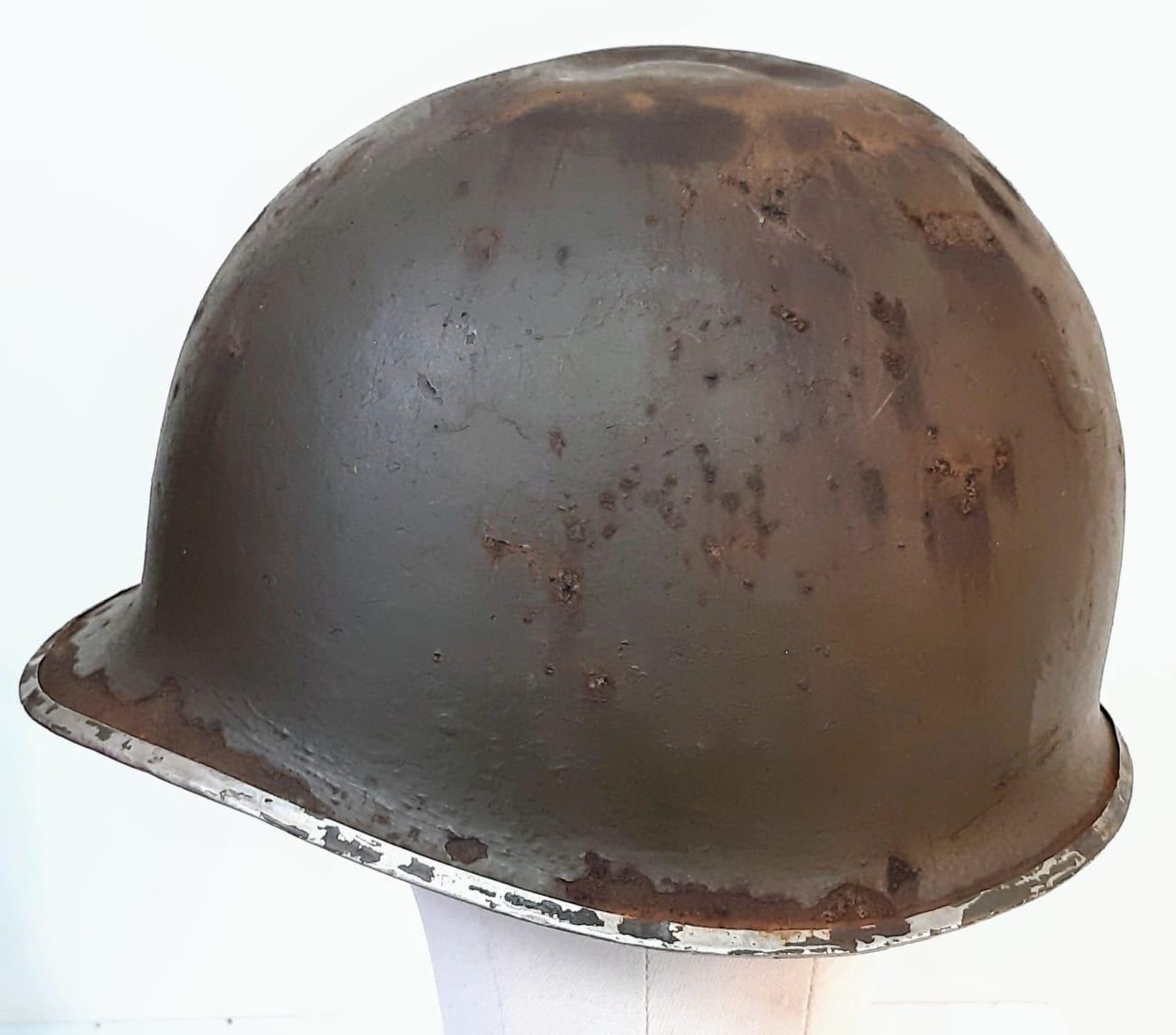 WW2 US M1 Swivel Bale Helmet, with insignia of the 8 th Infantry Division. This helmet has the - Image 2 of 5