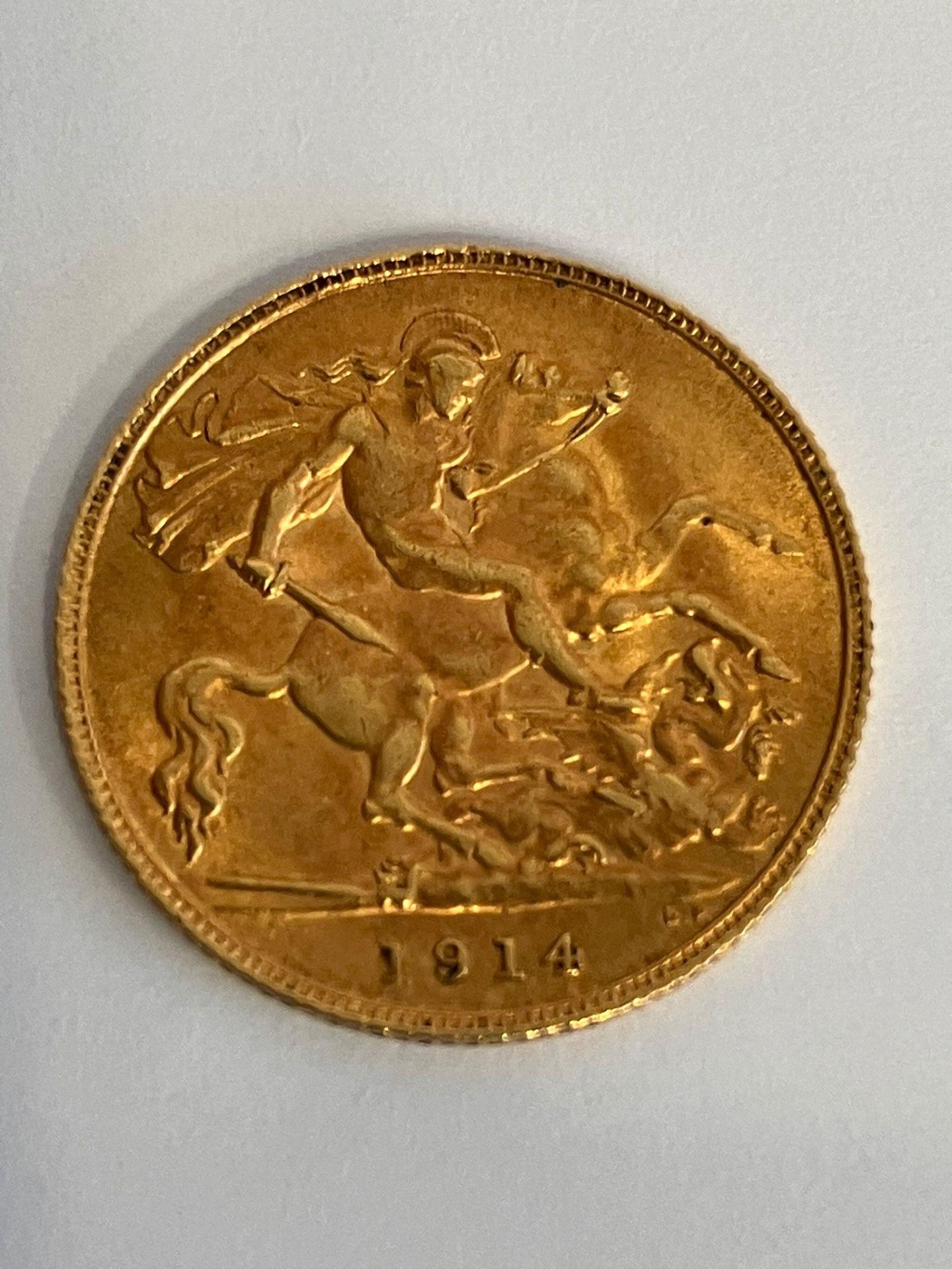 1914 HALF SOVEREIGN. 22 carat Gold. London Mint. Very fine condition. Please see pictures. - Image 3 of 3