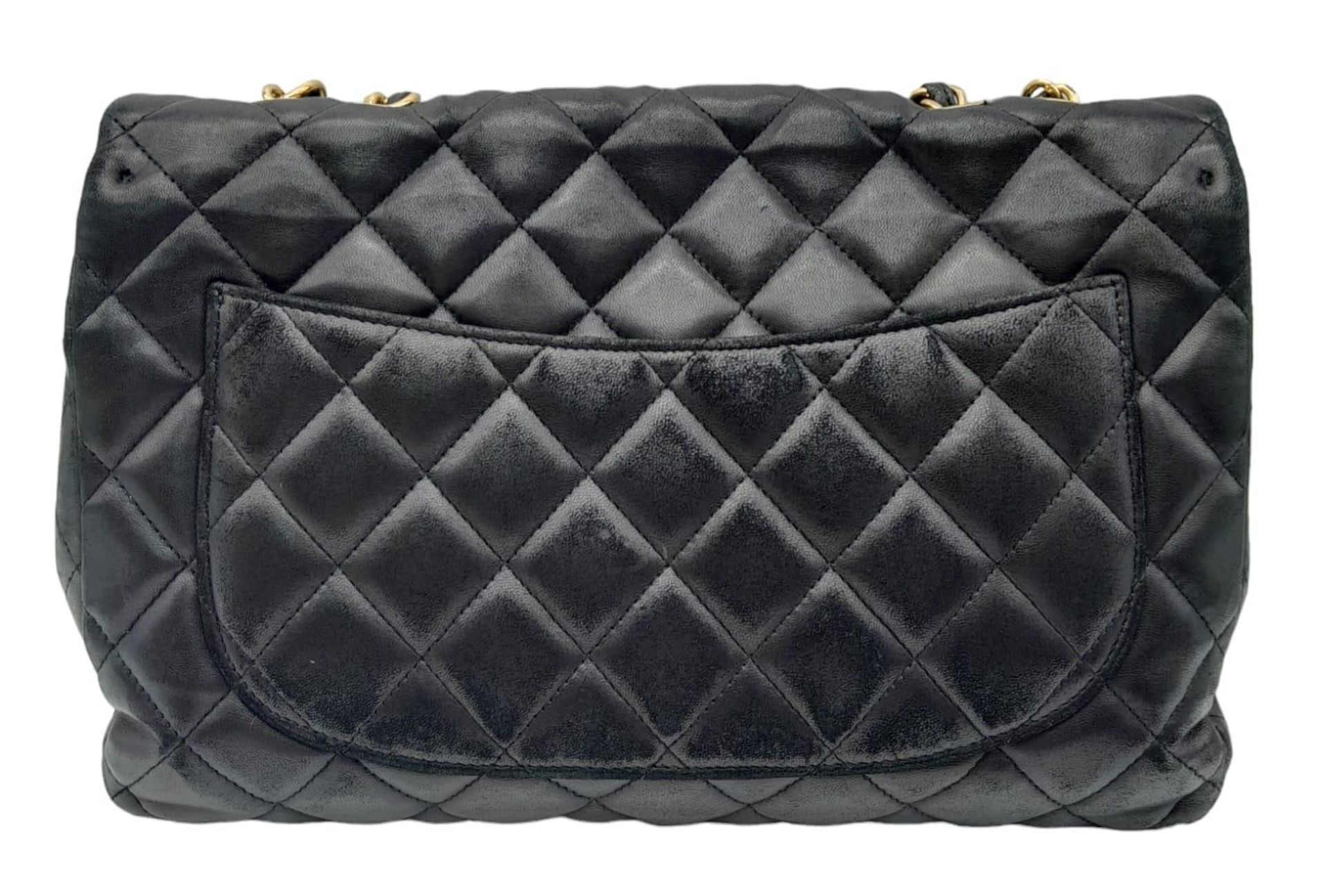 A Chanel Black Caviar Classic Single Flap Bag. Quilted pebbled leather exterior with gold-toned - Image 6 of 19