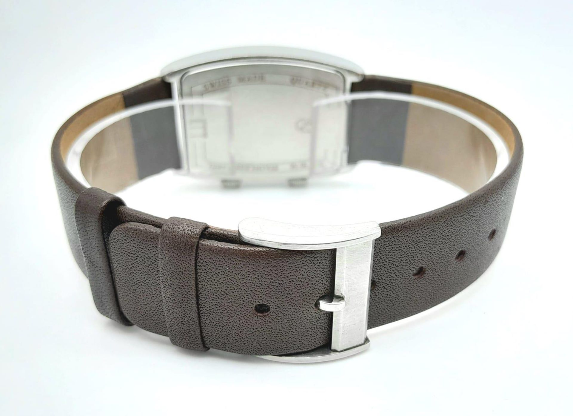 A Vintage Dunhill Quartz Dual Time Watch. Brown leather strap. Stainless steel case - 28mm. - Bild 4 aus 6