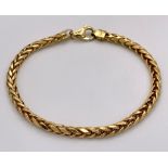 A 9K Yellow Gold Intricate Link Bracelet. 18cm. 5g weight.