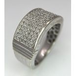 A HEAVEY 9K WHITE GOLD DIAMOND BAND RING, APPROX 0.40CT DIAMONDS, WEIGT 7.5G SIZE Q