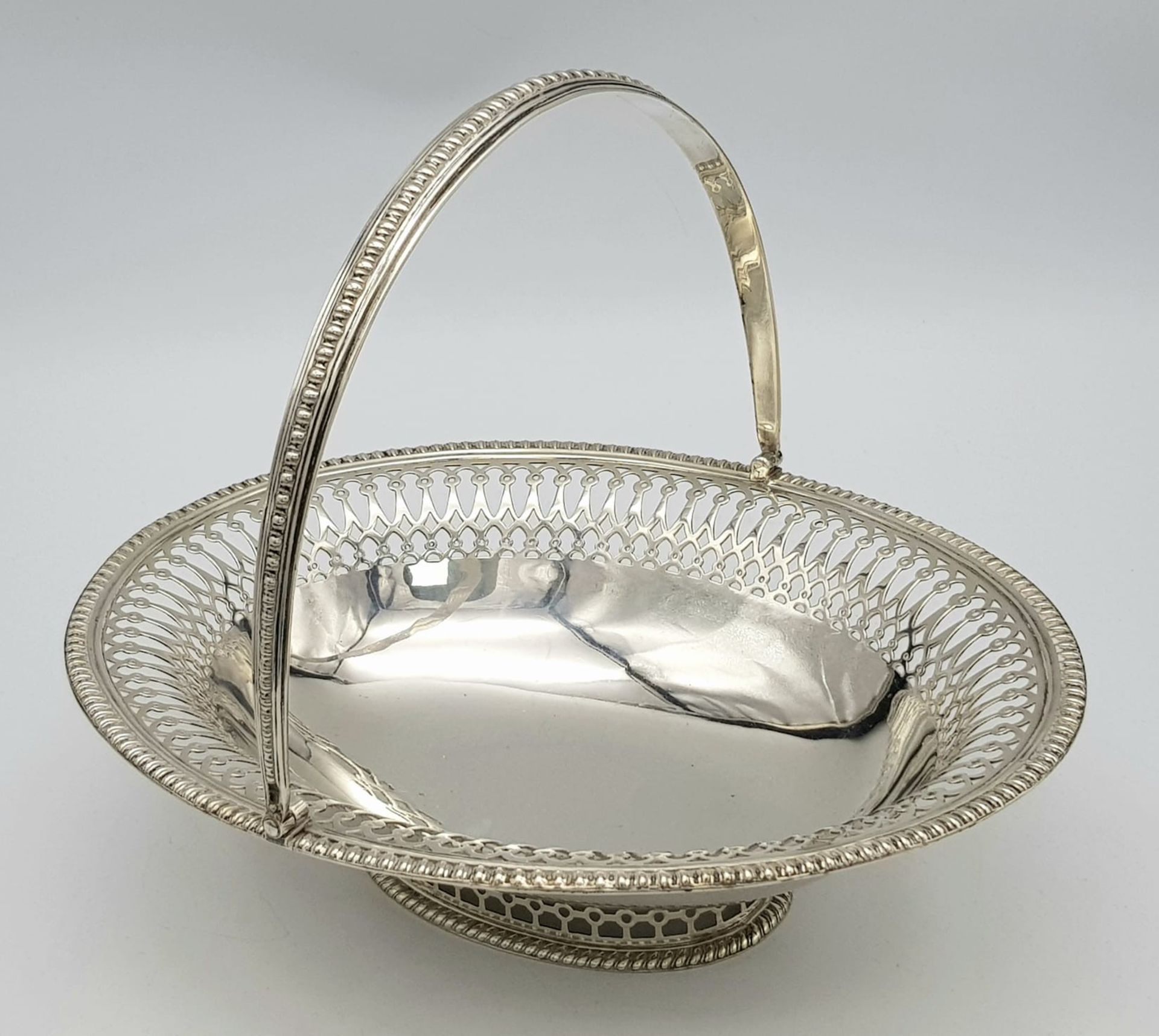 An Antique Sterling Silver Oval Swing Handled Cake/Bread Basket. Pierced geometric and beaded - Image 3 of 9