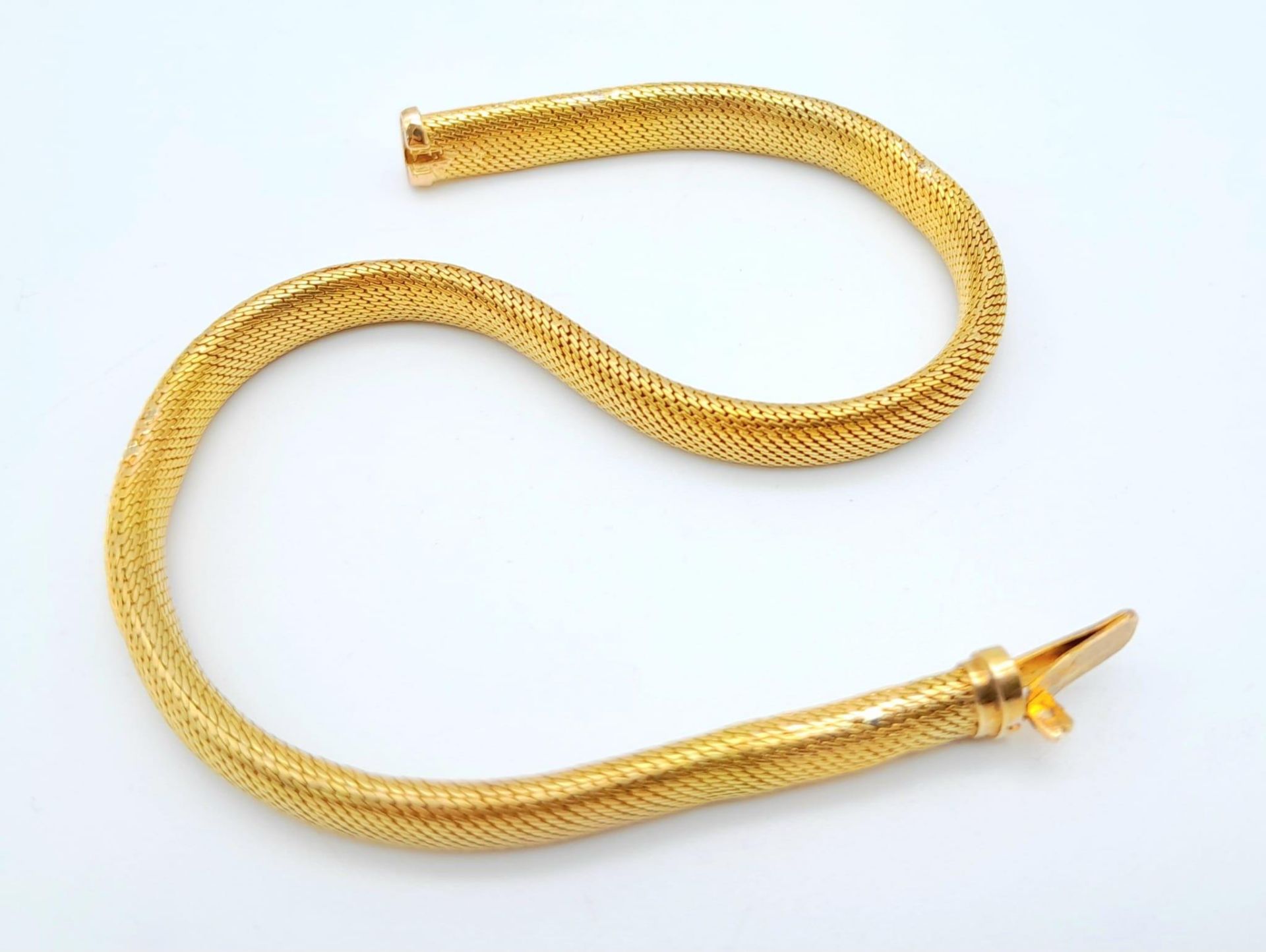 A 9 K yellow gold snake skin bracelet, length: 19 cm, weight: 11.1 g - Bild 4 aus 5