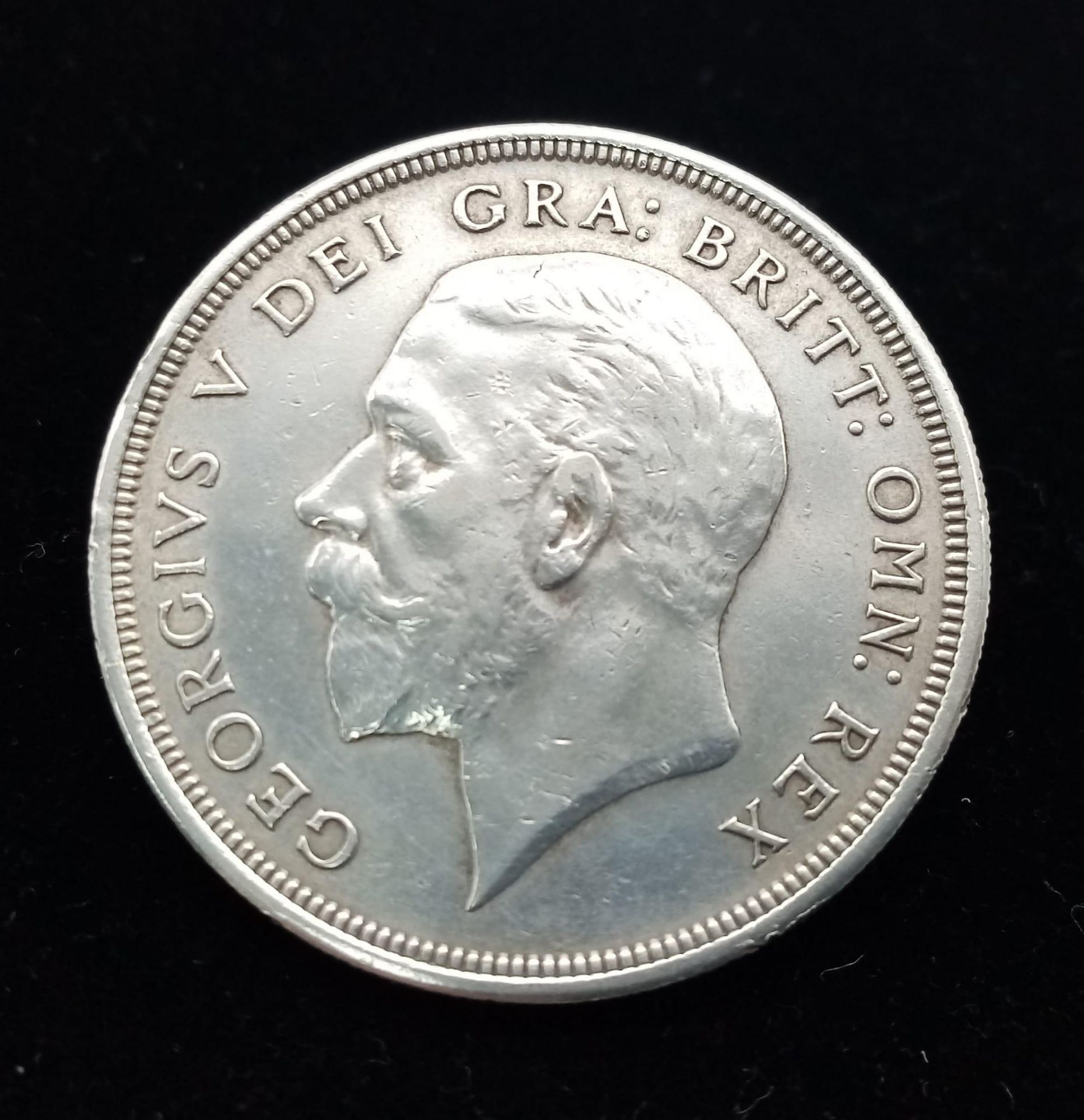 A Rare (1 of 9034) George V 1928 Wreath Silver Crown Coin. EF+ grade but please see photos. - Bild 2 aus 2