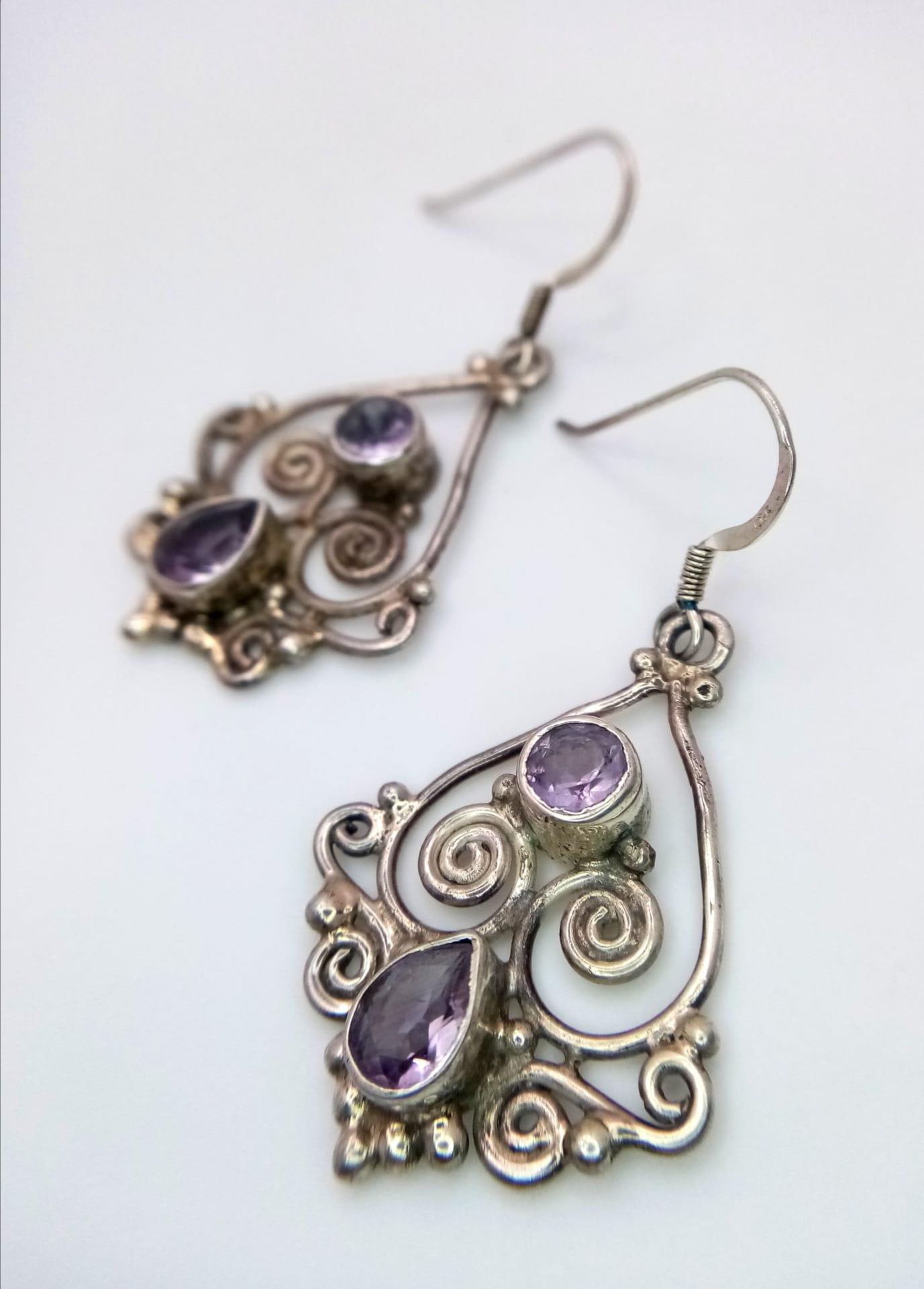 A Pair of Art Deco Style 925 Silver Amethyst Gemstone Earrings. 3cm. Weight - 7.20g. Comes in a - Bild 3 aus 6