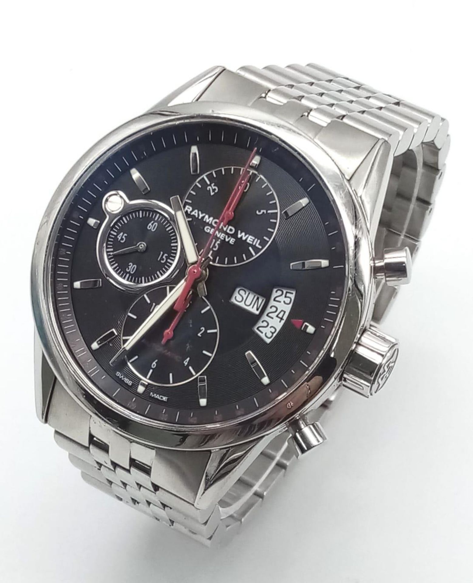 A Raymond Weil Automatic Chronograph Gents Watch. Stainless steel bracelet and case - 43mm. Black