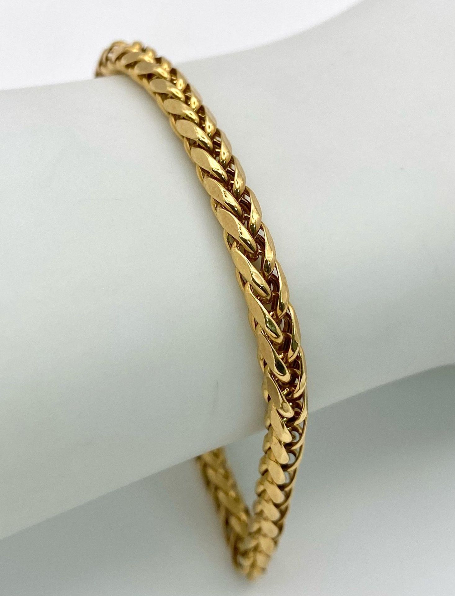 A 9K Yellow Gold Intricate Link Bracelet. 18cm. 5g weight. - Bild 3 aus 6