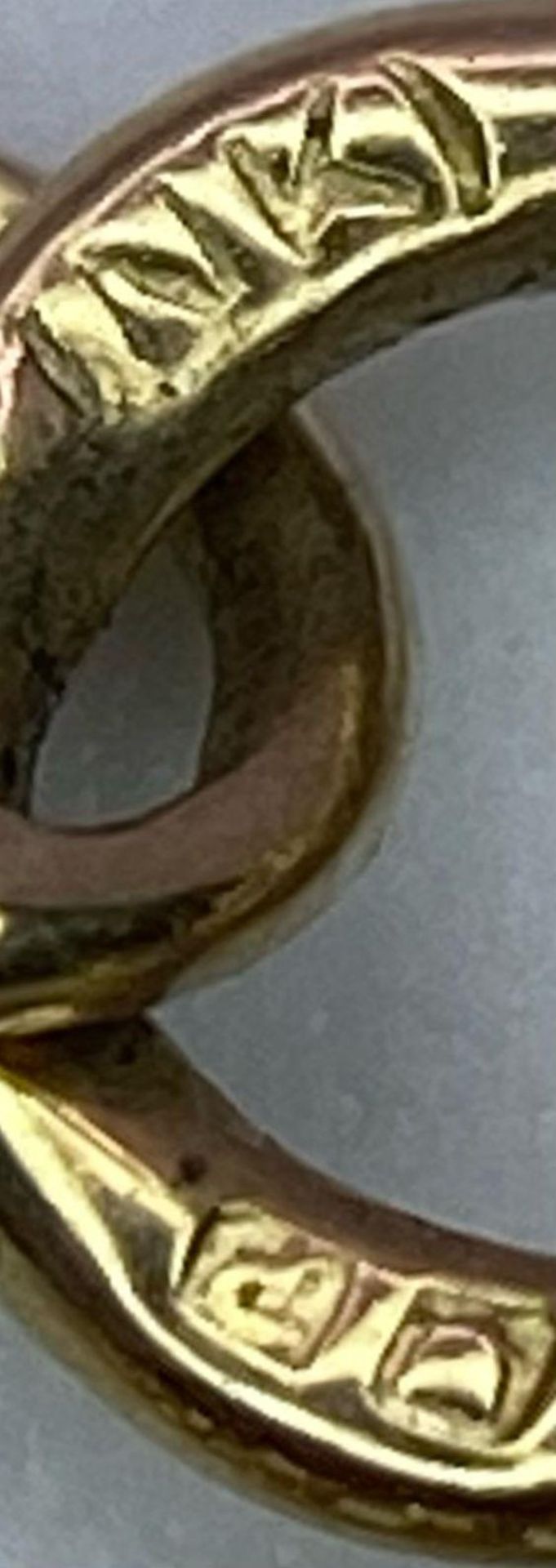 A 9K Yellow Gold Fancy Gate-Link Bracelet. 17cm length. 9.75g total weight. - Bild 4 aus 4