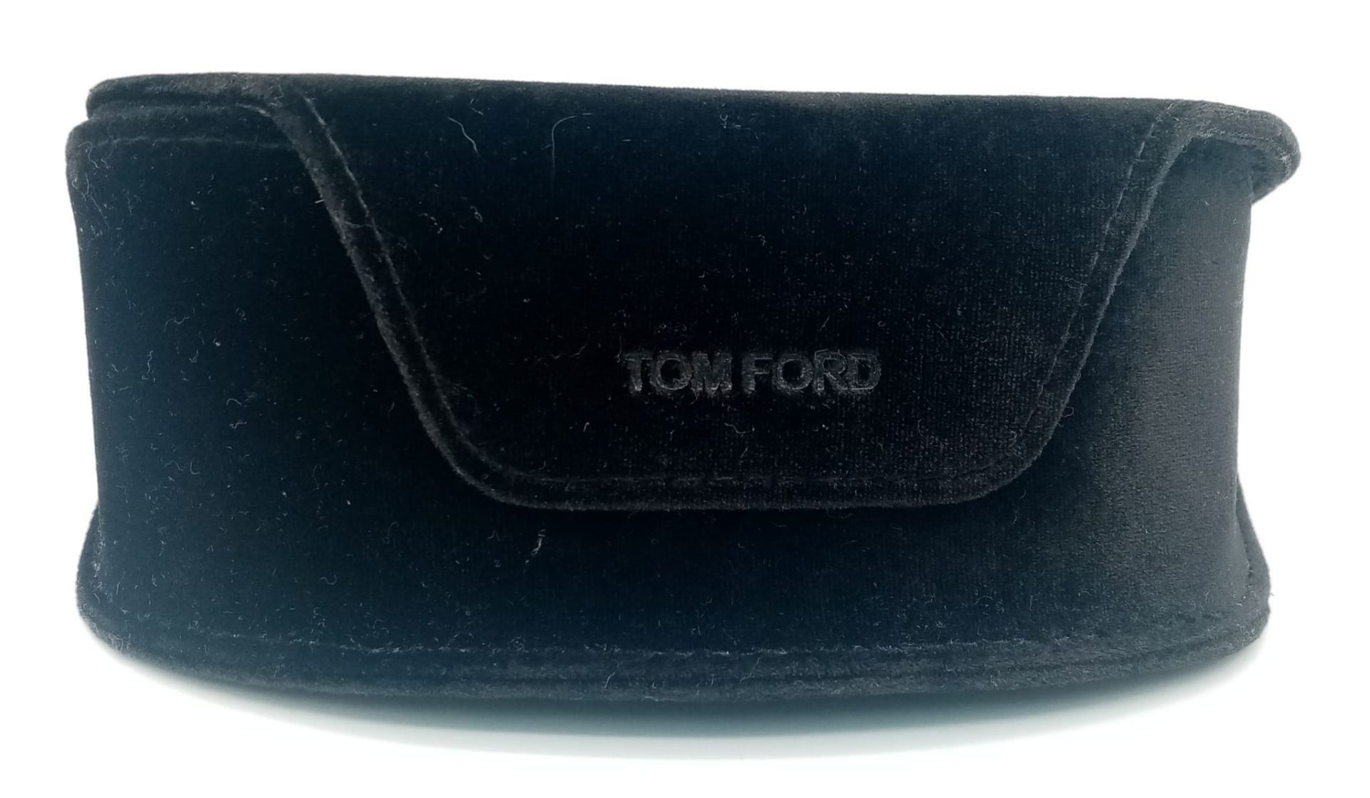 A pair of Tom Ford Katrine sunglasses with original velvet case. 60.19 135-2 ref:16294 - Bild 3 aus 7