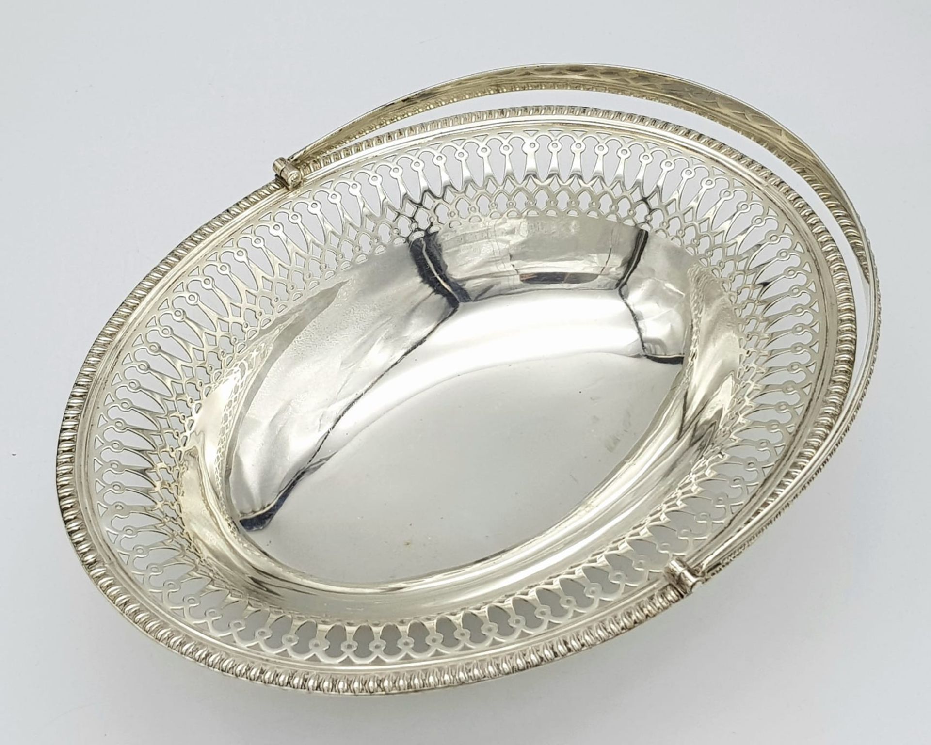 An Antique Sterling Silver Oval Swing Handled Cake/Bread Basket. Pierced geometric and beaded - Image 5 of 9