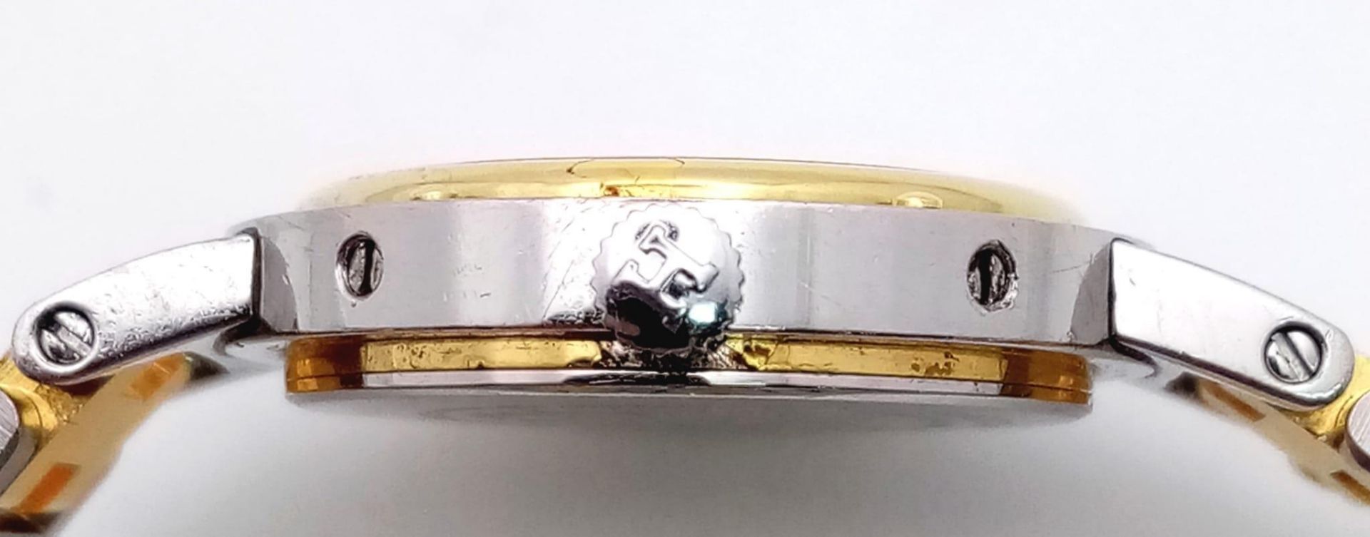 A Designer Hermes Quartz Ladies Watch. Two tone stainless steel bracelet and case - 25m. White - Bild 3 aus 5