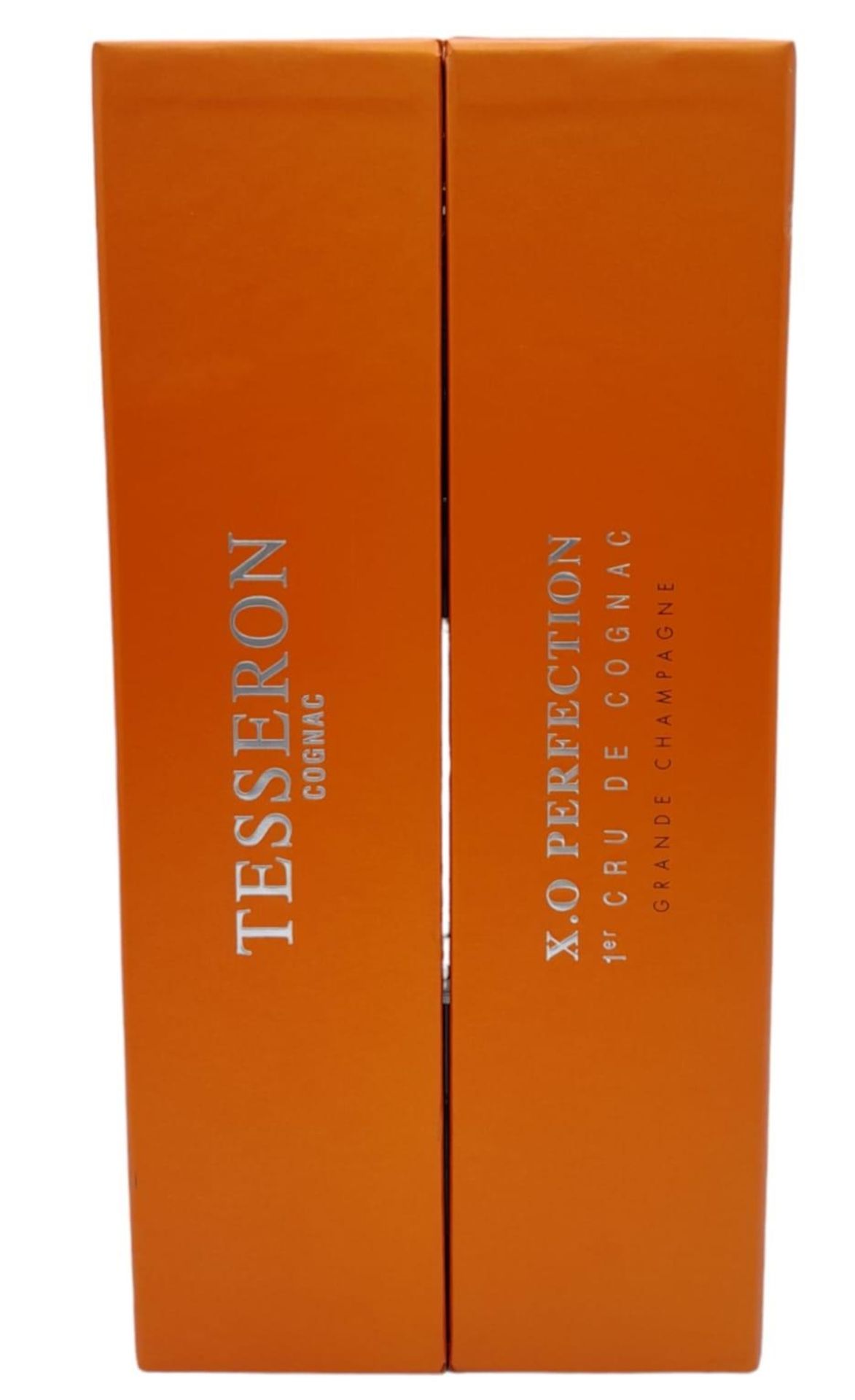 An Excellent Condition Bottle of Tesseron XO Perfection ‘Lot 53’ 1st Cru Cognac. In its Presentation - Bild 8 aus 9