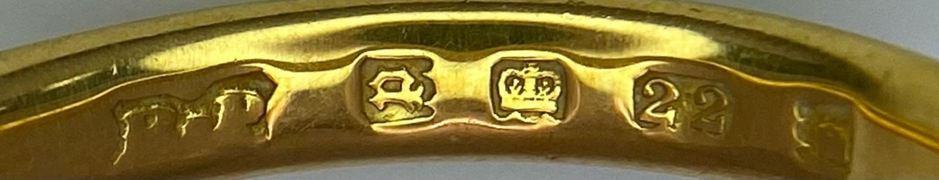 A Vintage 22k Yellow Gold Band Ring. 3mm width. Size L. 2.85g weight. Full UK hallmarks. - Bild 4 aus 4