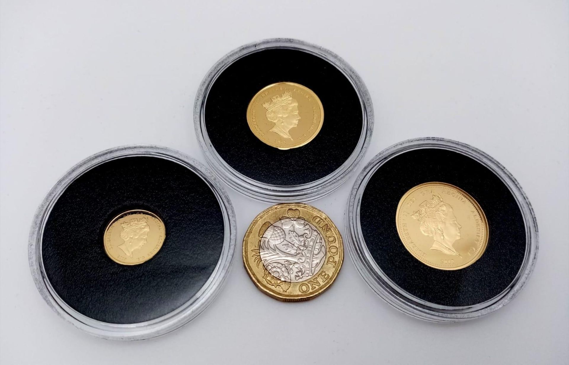 A Limited Edition Dambusters Fine Gold (.999) Three Sovereign Proof Set - Full, half and quarter - Bild 2 aus 4