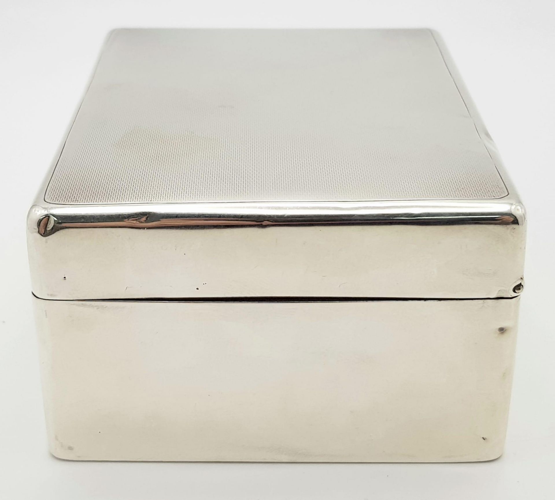 A vintage sterling silver cigarette box with wooden line. Total weight 351.85G. Dimension: L15.5cm X - Image 7 of 9