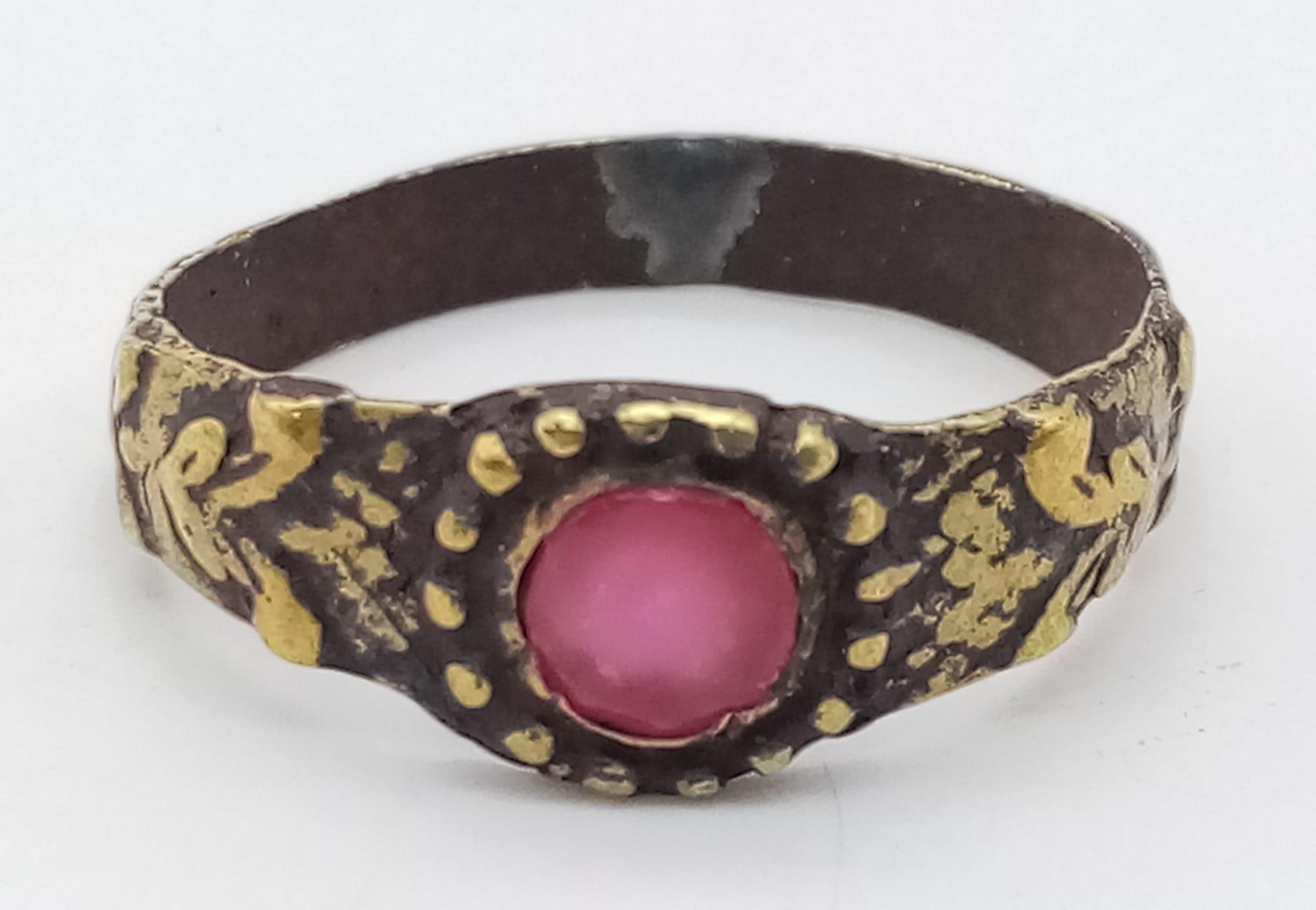 An Antique High-Grade Gold and Ruby Ring - Possibly 16th Century. Size V. 2.73g total weight. - Image 2 of 3