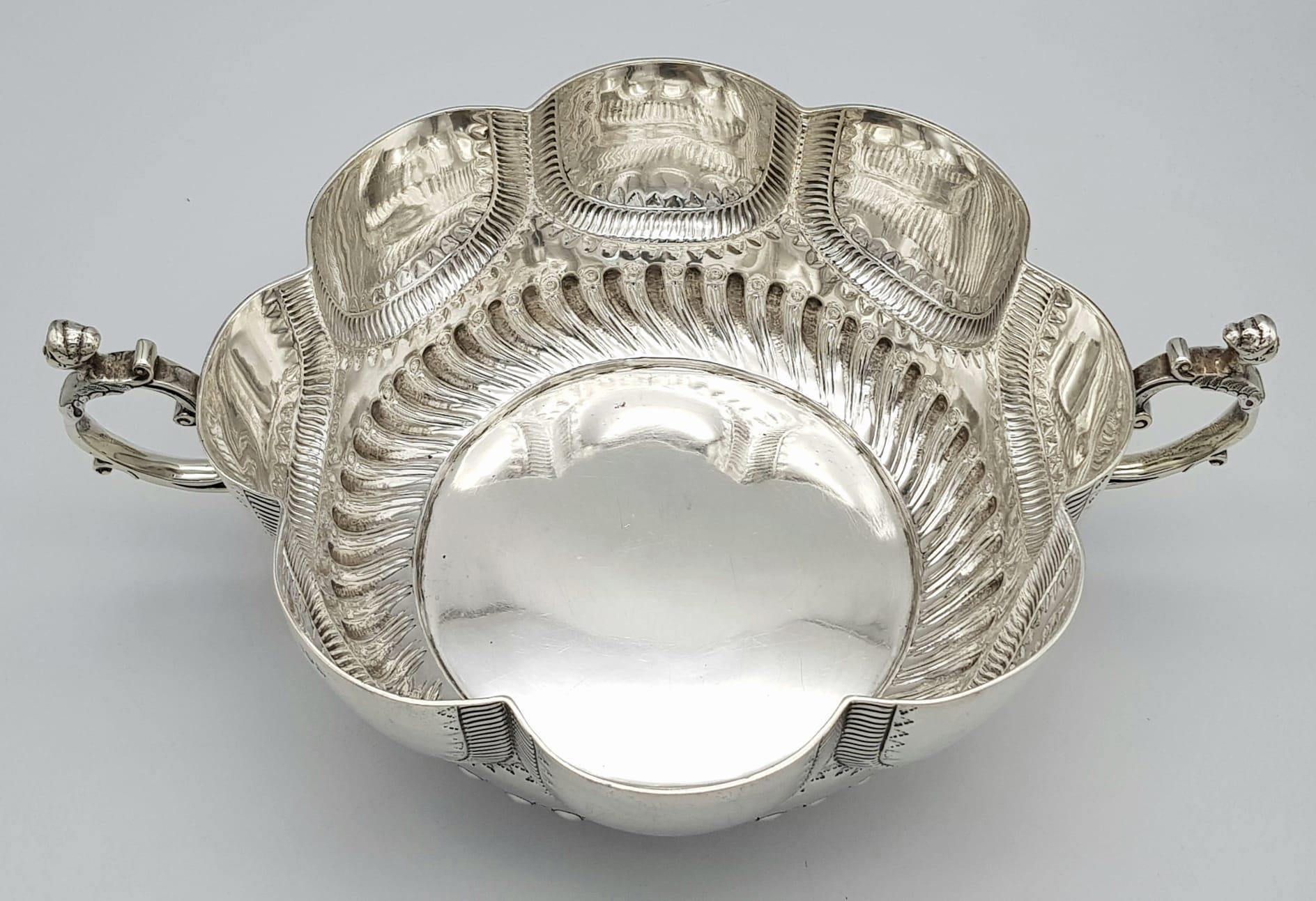 A BEAUTIFULLY ORNATE HAND ENGRAVED SOLID SILVER PUNCH BOWL MADE BY LAMBERT OF COVENTRY STREET , - Image 3 of 7