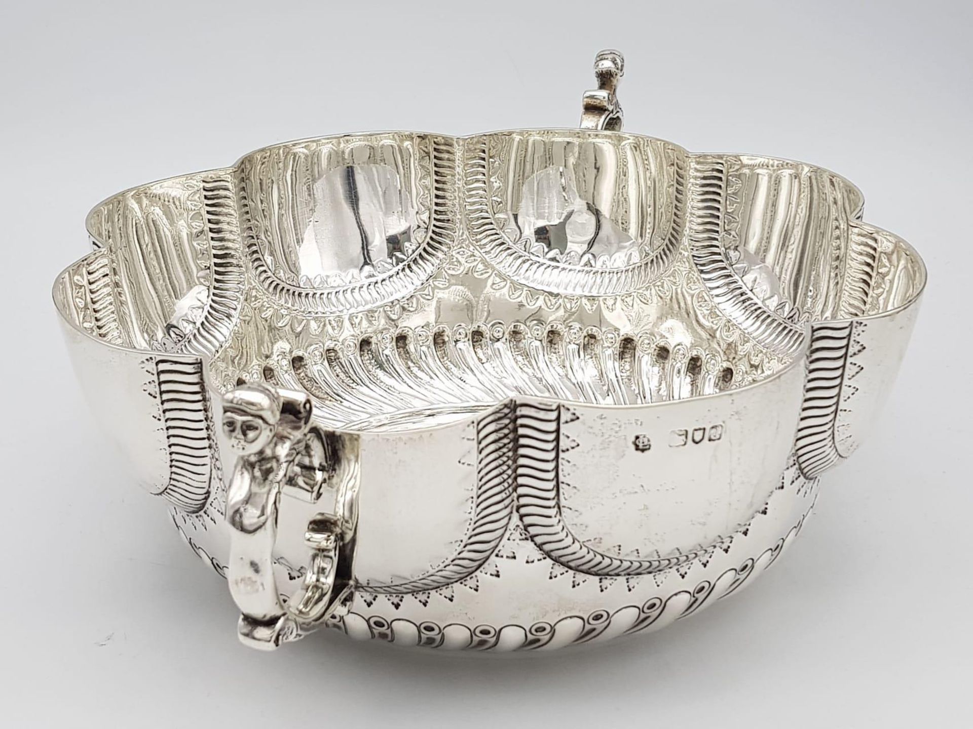 A BEAUTIFULLY ORNATE HAND ENGRAVED SOLID SILVER PUNCH BOWL MADE BY LAMBERT OF COVENTRY STREET , - Image 2 of 7