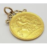 A 1912 King George V half sovereign pendant, total weight: 4.4 g