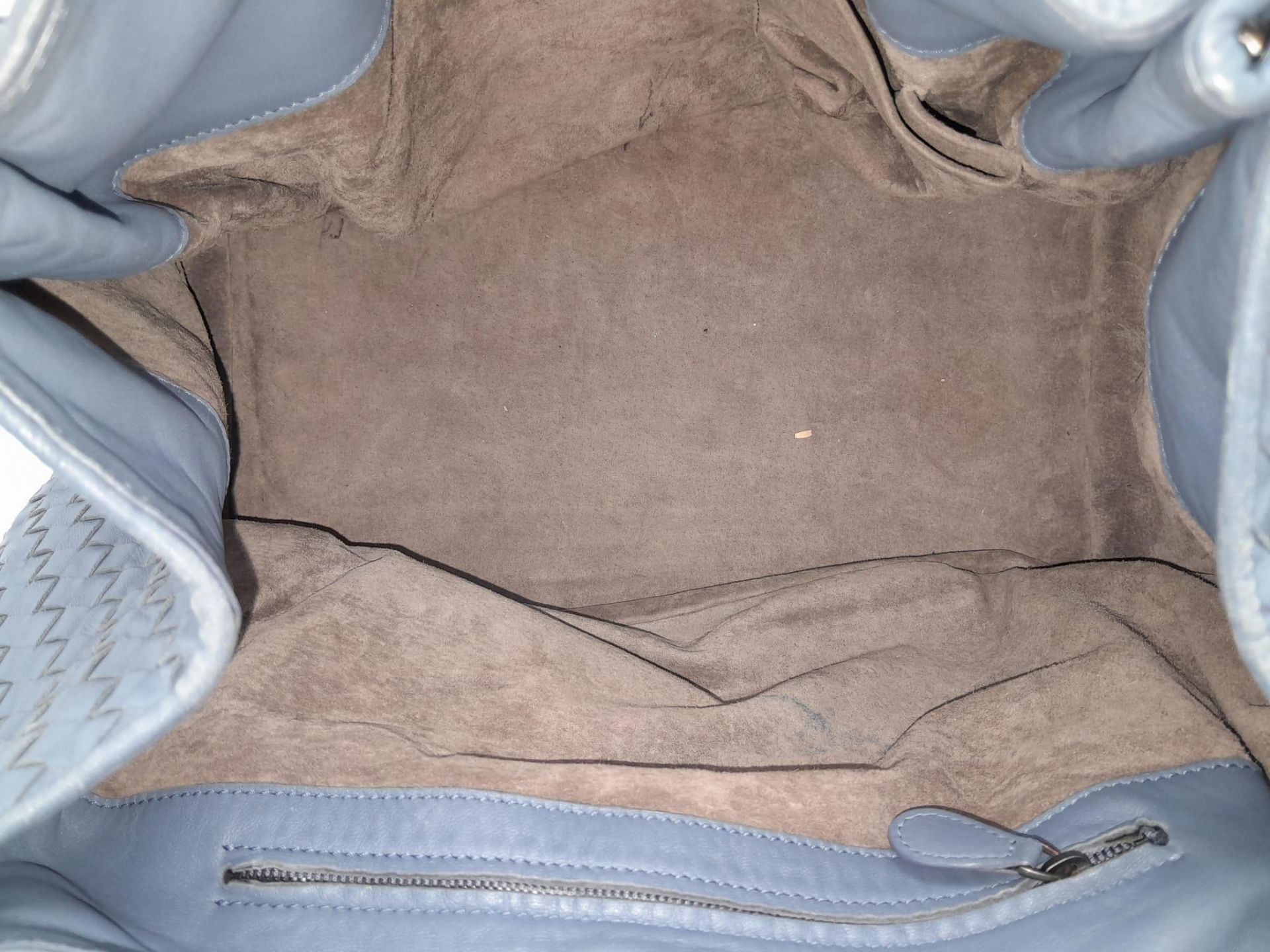 A Bottega Veneta Blue Intrecciato Parachute Tote Bag. Hand Woven Calfskin Leather Exterior, Double - Image 4 of 9