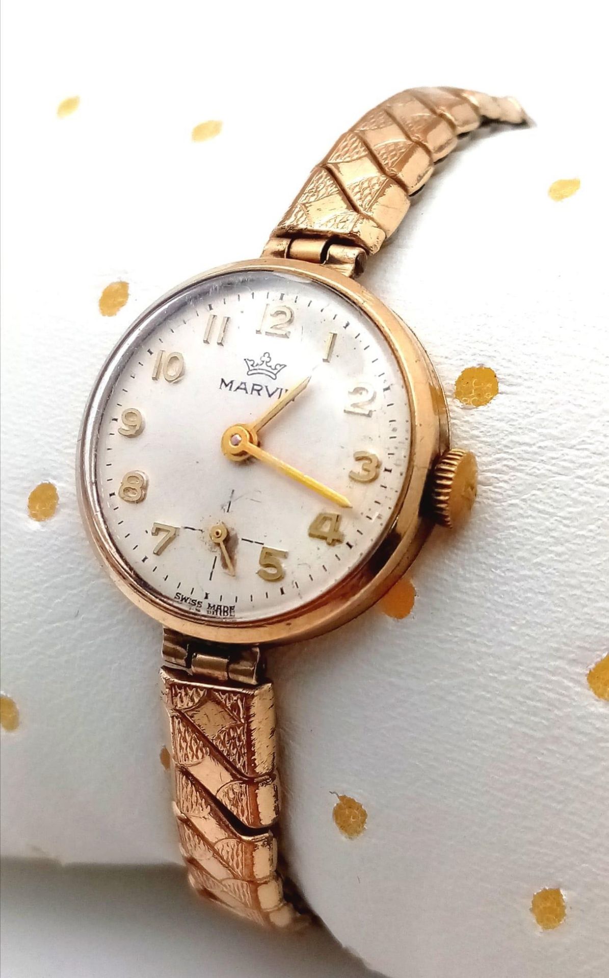 A Vintage 9K Gold Cased Marvin Ladies Watch. Expandable gilded bracelet. 9K gold case - 21mm. - Bild 2 aus 5