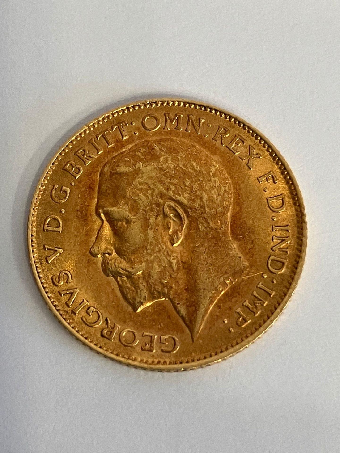 1914 HALF SOVEREIGN. 22 carat Gold. London Mint. Very fine condition. Please see pictures.