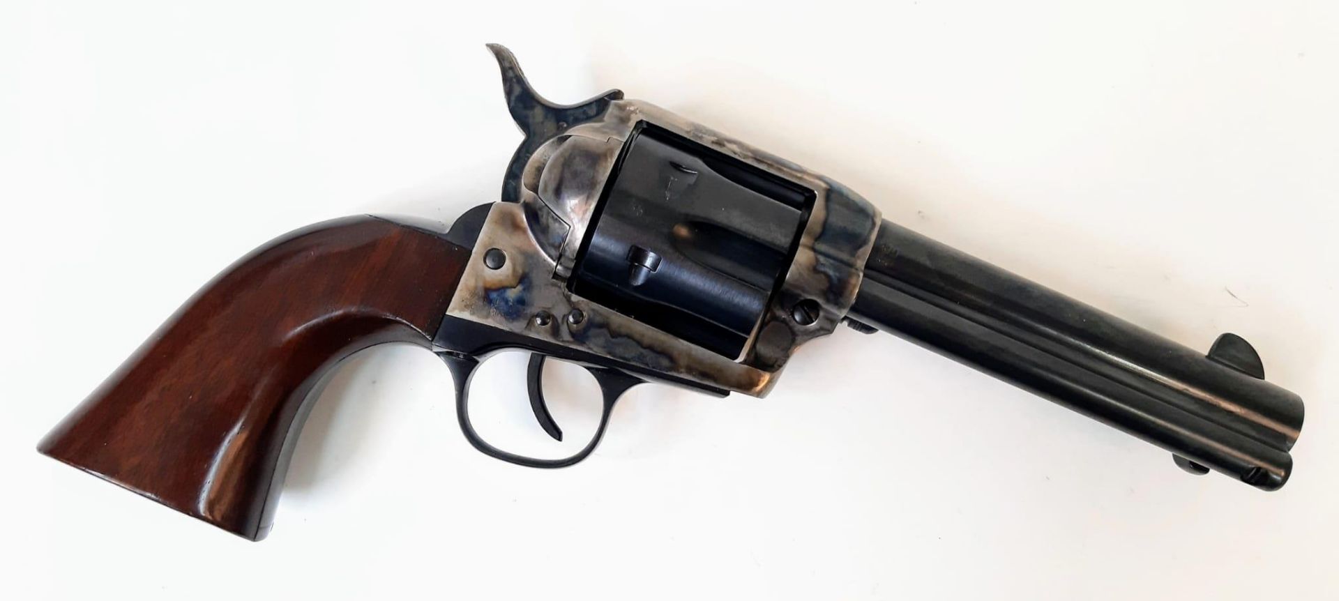 A Deactivated Uberti Reproduction Colt Peacemaker Gun. This Italian made .22 calibre revolver - Bild 2 aus 10