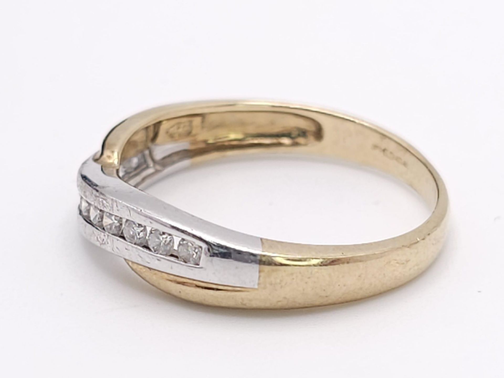 A 9K Yellow Gold and Diamond Half-Eternity Ring. 0.22ctw. 2.3g total weight. Size P. - Bild 3 aus 7