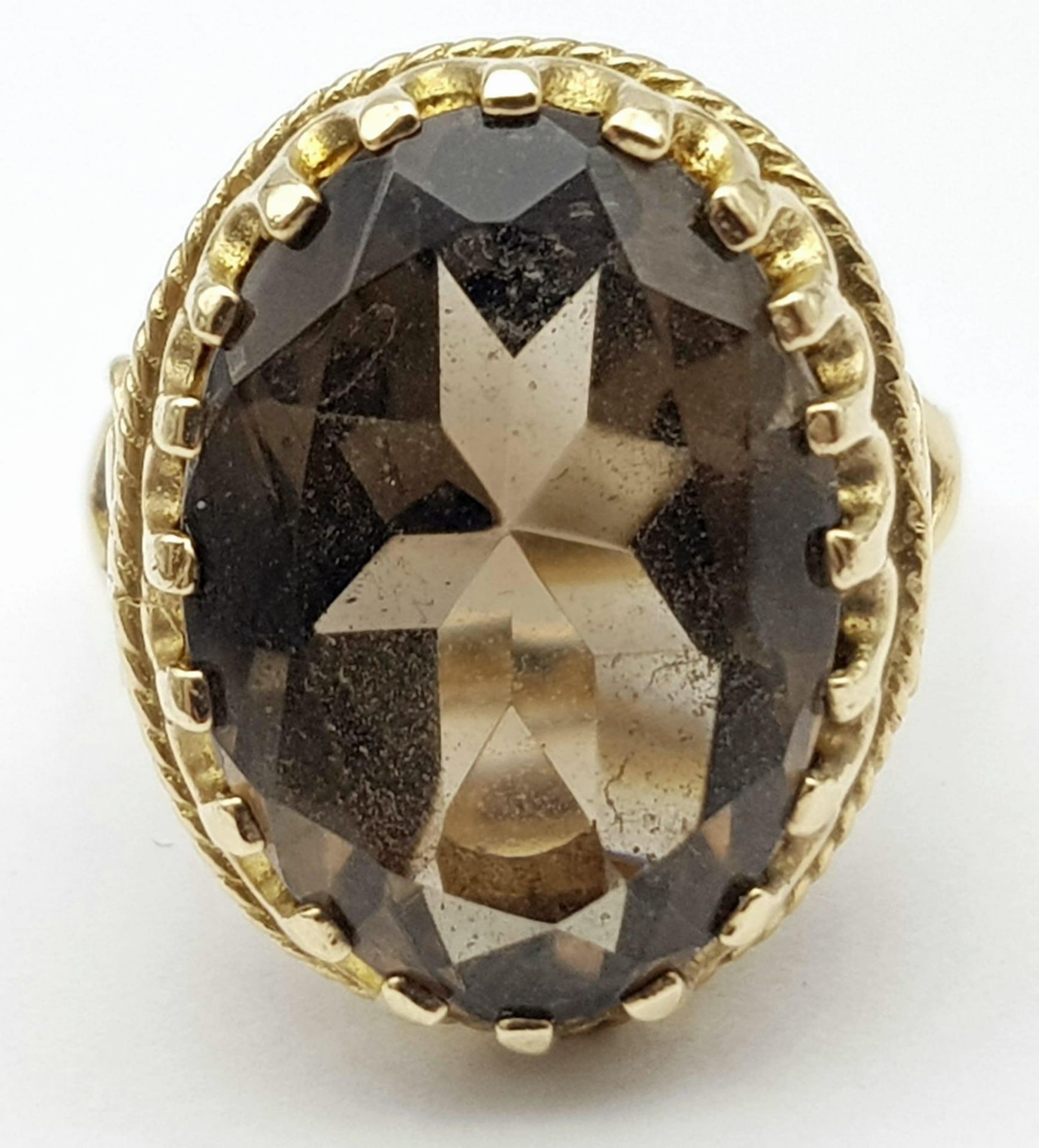 A Vintage 9K Yellow Gold Smoky Quartz Ring. Large oval cut 10ct smoky quartz in a decorative - Bild 9 aus 13