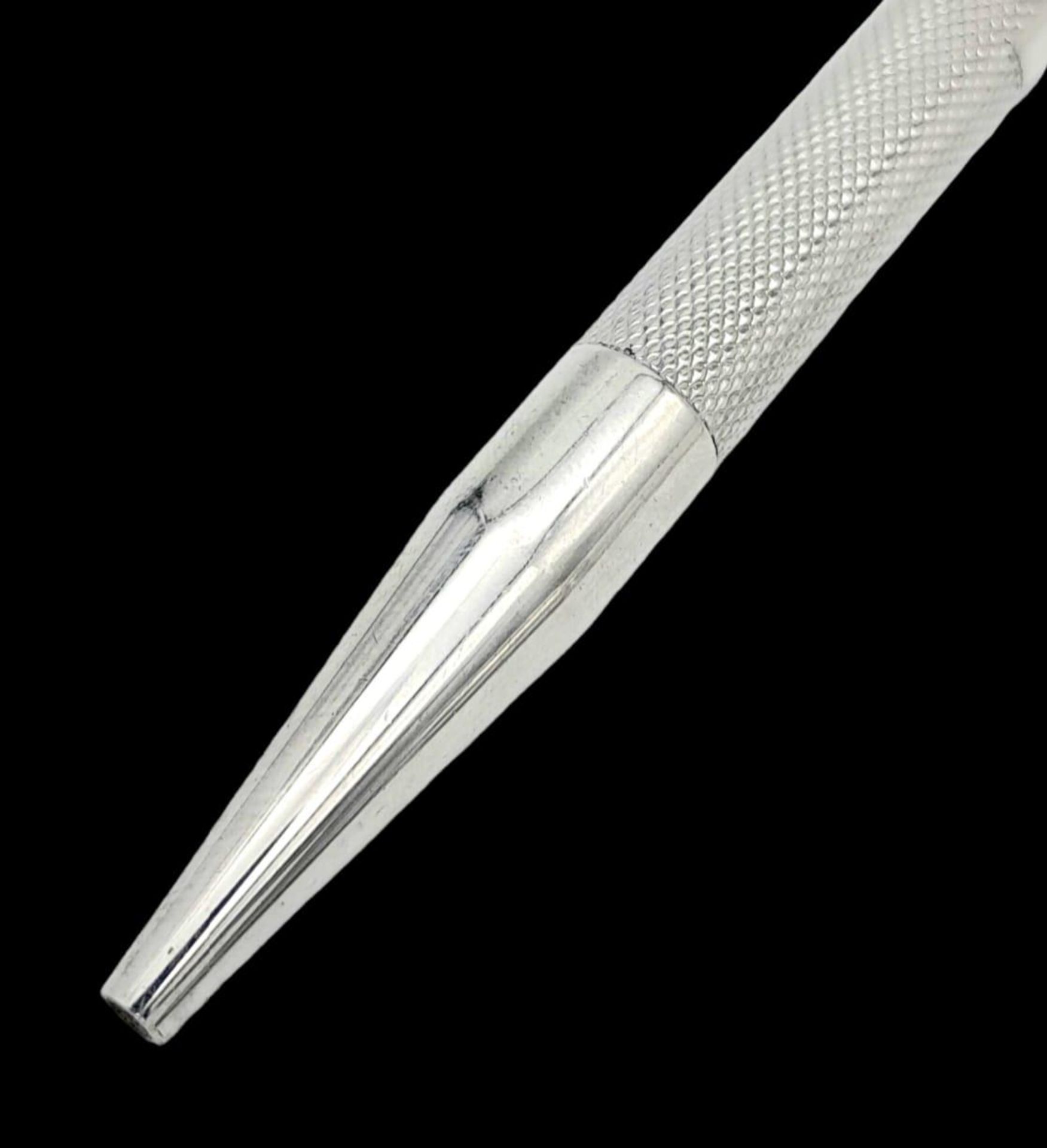A Sterling Silver Cased Mechanical Pencil. 12cm. Birmingham hallmarks. 22g total weight. - Bild 5 aus 7