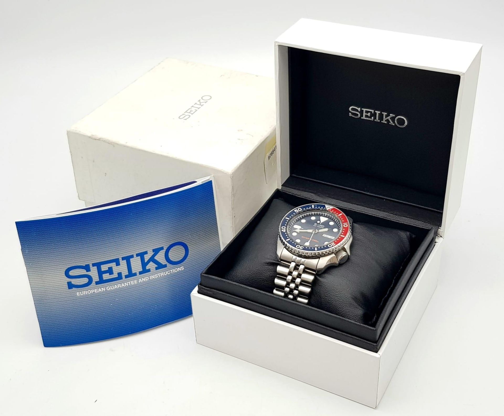 A Seiko 5 Divers 200M Automatic Gents Watch. Stainless steel bracelet and case - 42mm. Blue dial - Image 7 of 7
