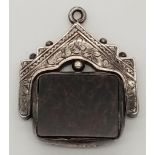 An antique silver and bloodstone fob, dimensions: 33 x 26 x 8 mm, weight: 7 g.