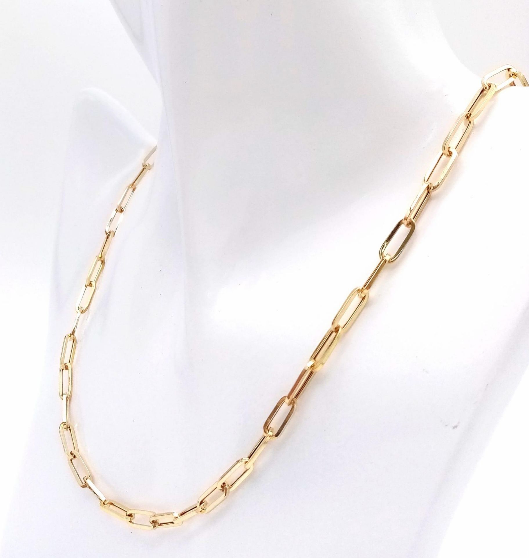 An 18K Yellow Gold Elongated Link Chain. 56cm length. 5.5g weight. - Image 2 of 9